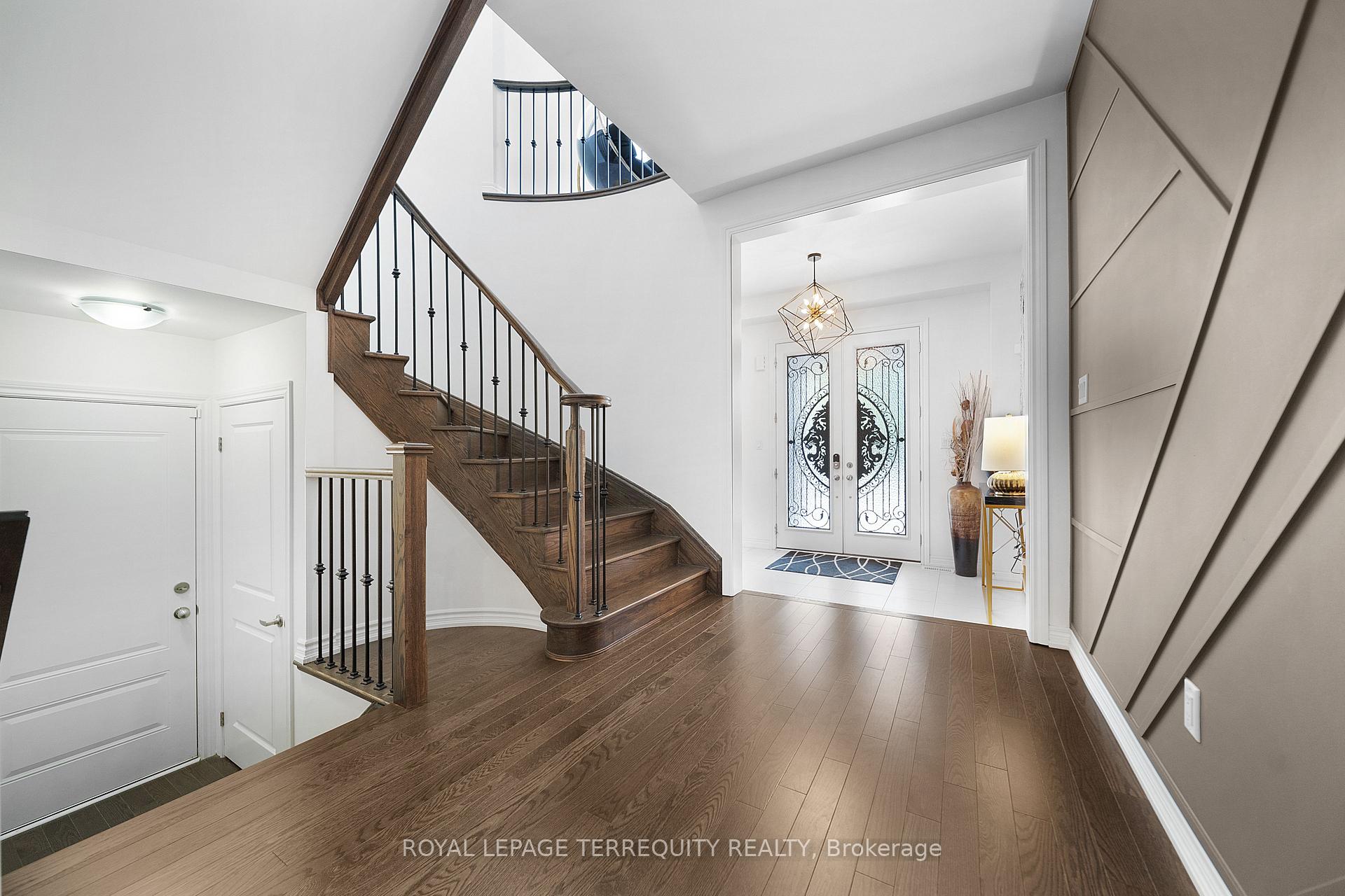Photo 5 of 372 Clockwork Drive, Brampton, Northwest Brampton — HOMEH