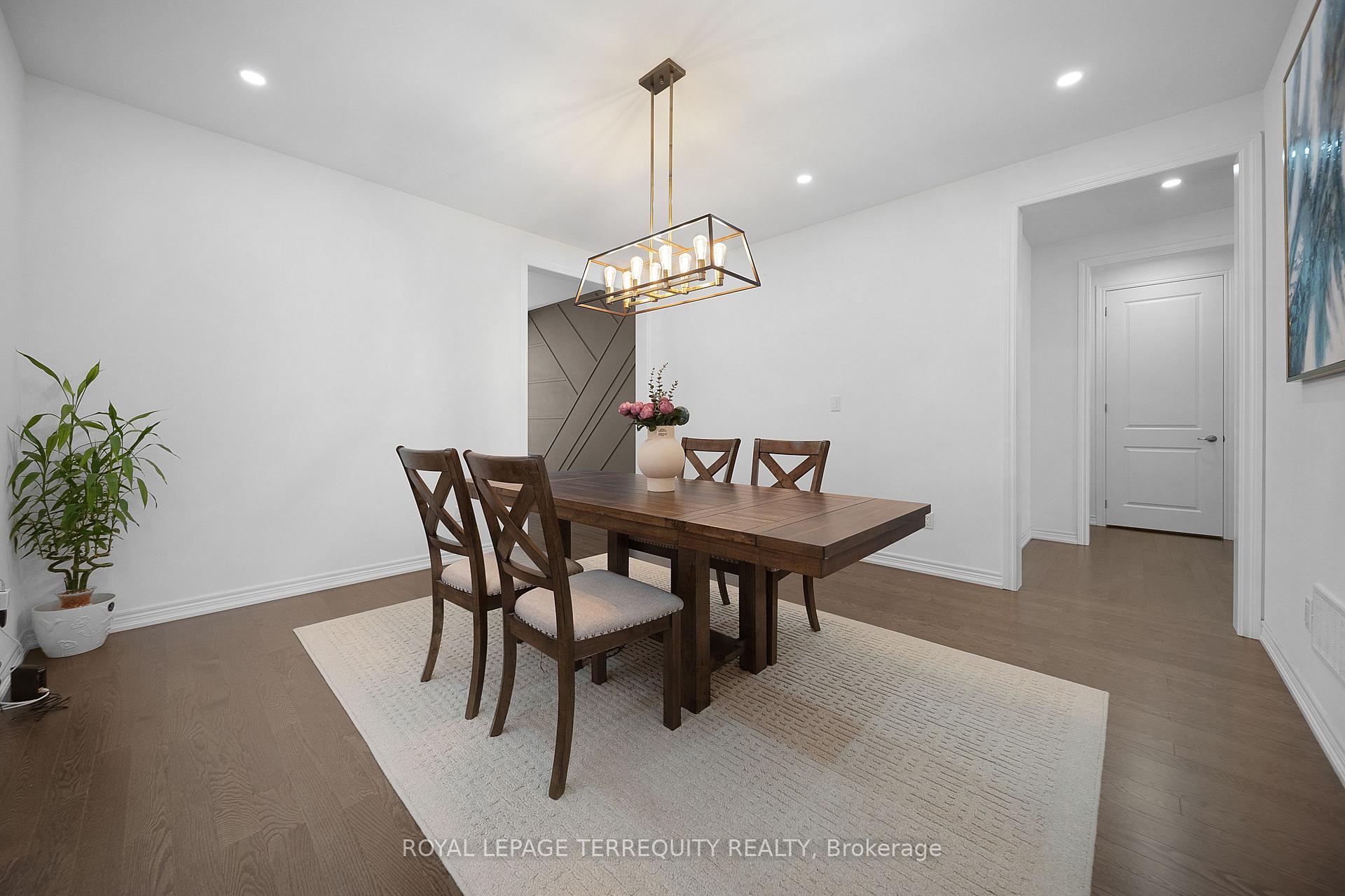 Photo 7 of 372 Clockwork Drive, Brampton, Northwest Brampton — HOMEH