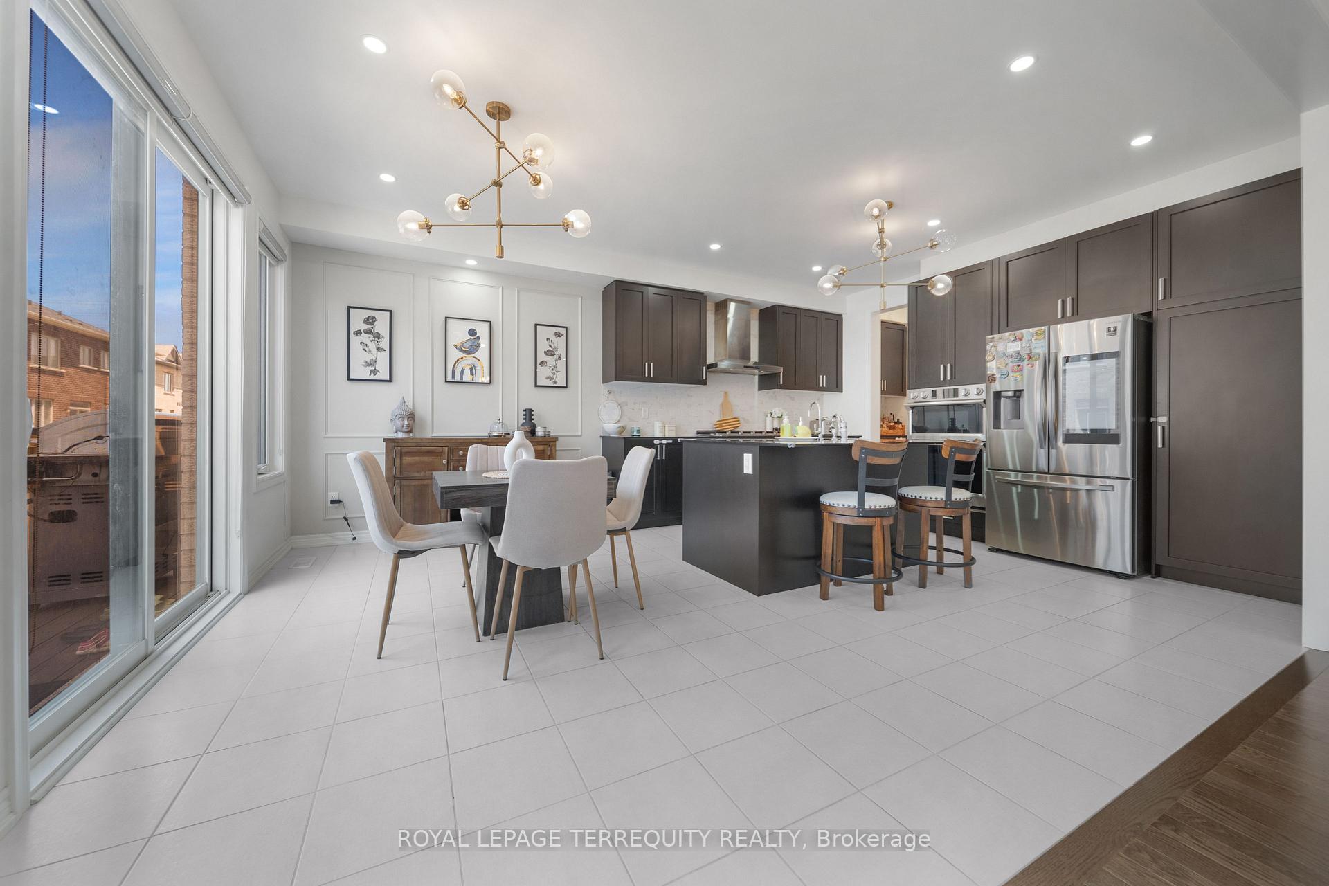 Photo 12 of 372 Clockwork Drive, Brampton, Northwest Brampton — HOMEH