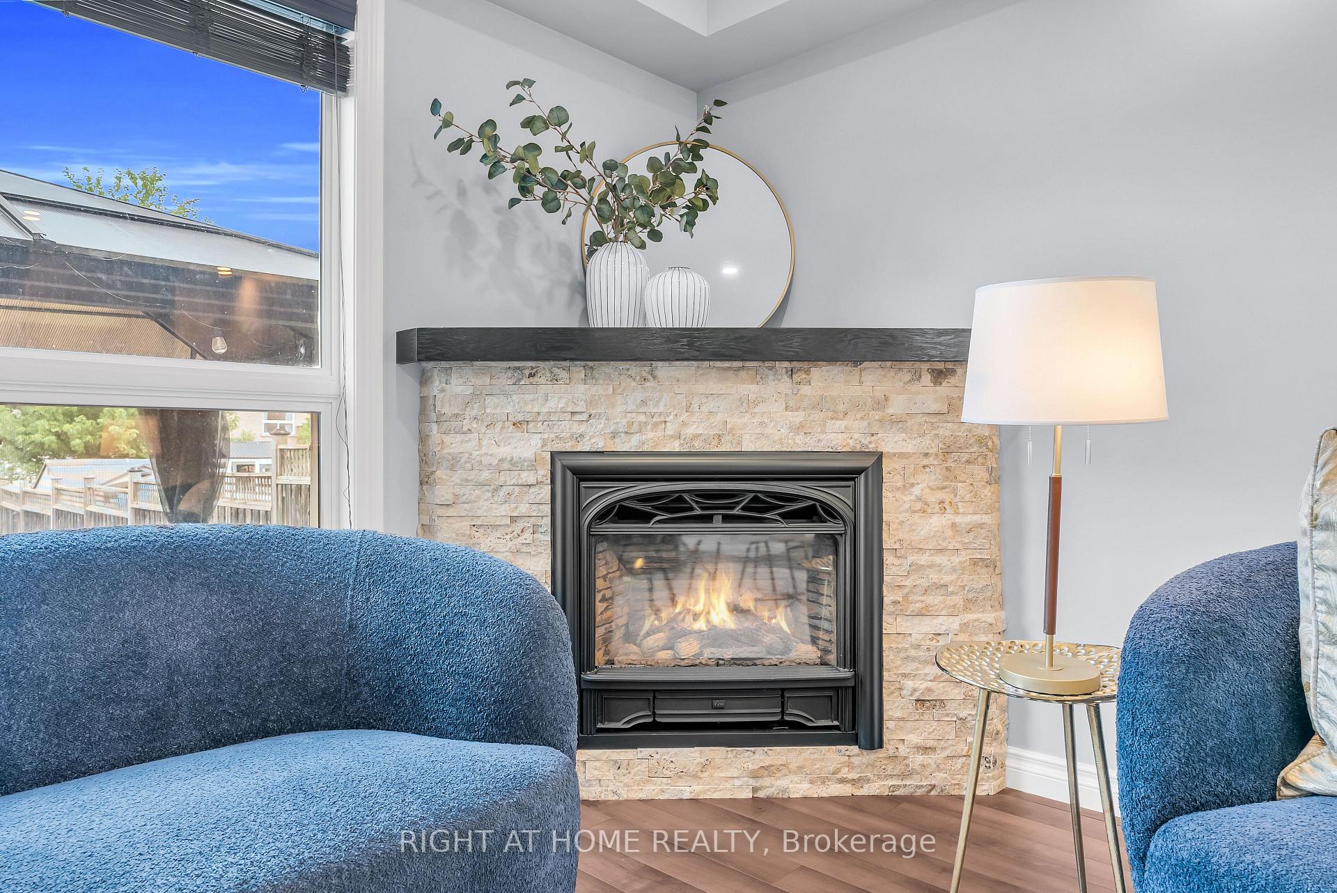 Photo 9 of 25 Stoneglen Way, Hamilton, Mount Hope — HOMEH