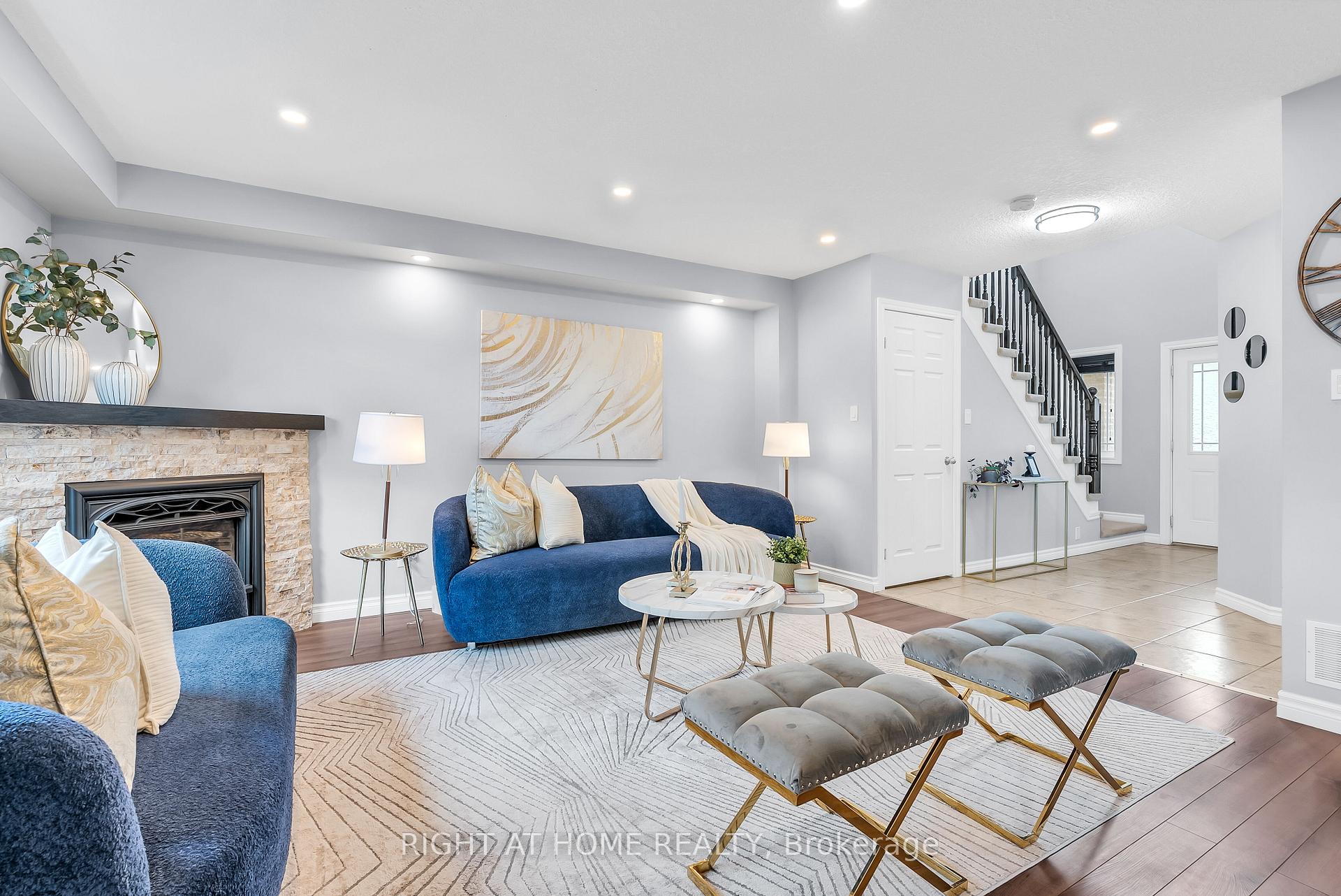 Photo 10 of 25 Stoneglen Way, Hamilton, Mount Hope — HOMEH