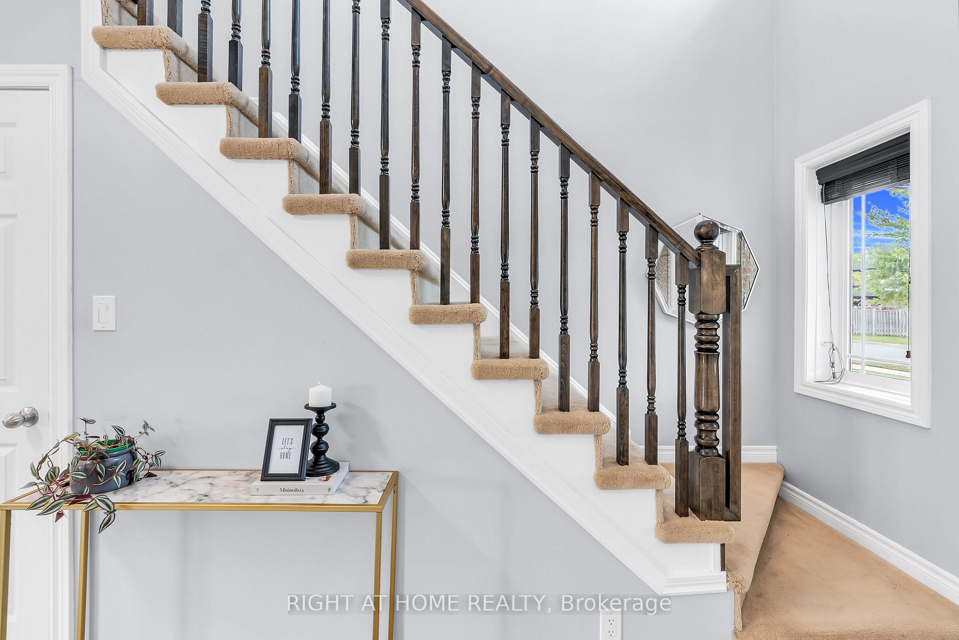 Photo 15 of 25 Stoneglen Way, Hamilton, Mount Hope — HOMEH