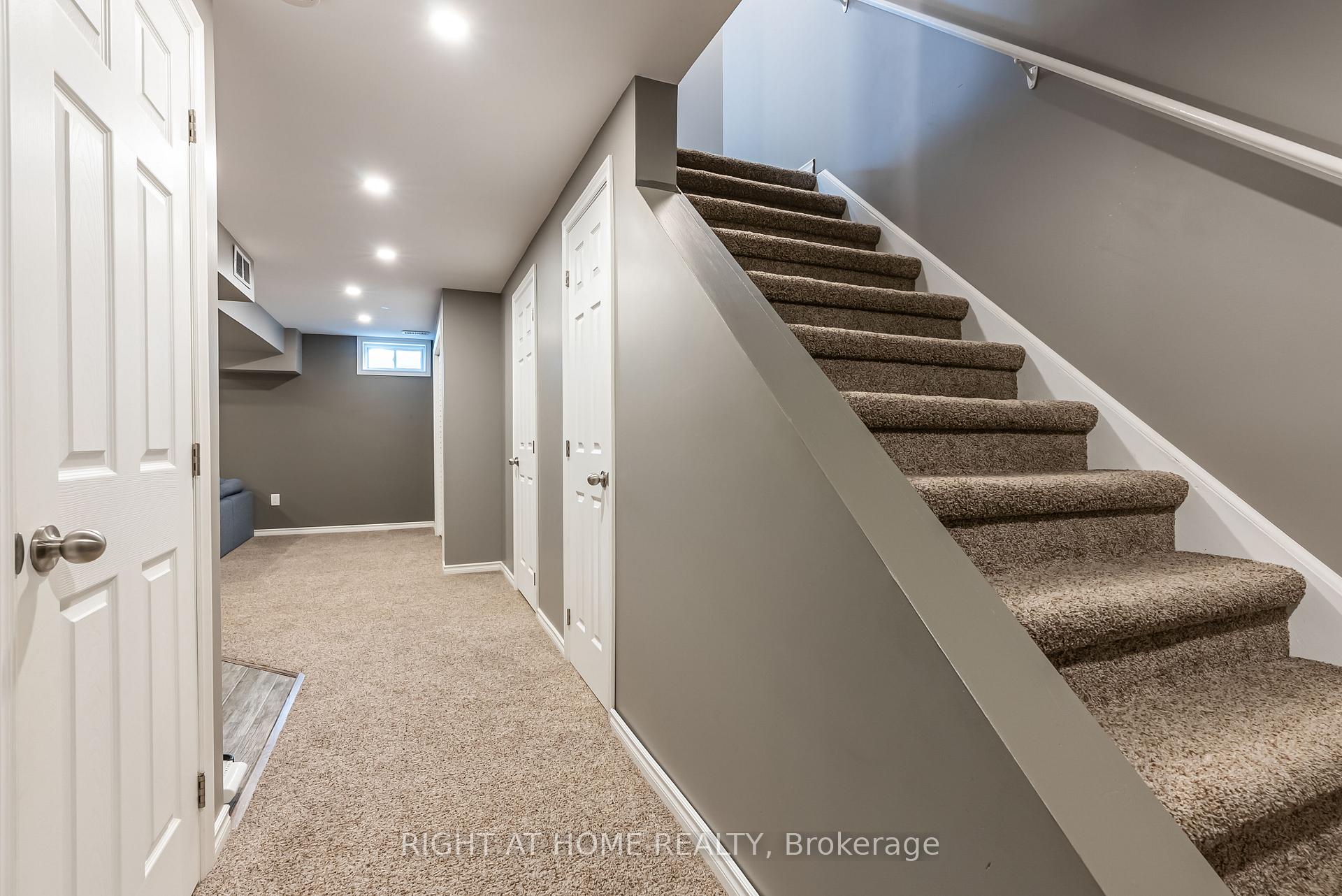 Photo 28 of 25 Stoneglen Way, Hamilton, Mount Hope — HOMEH