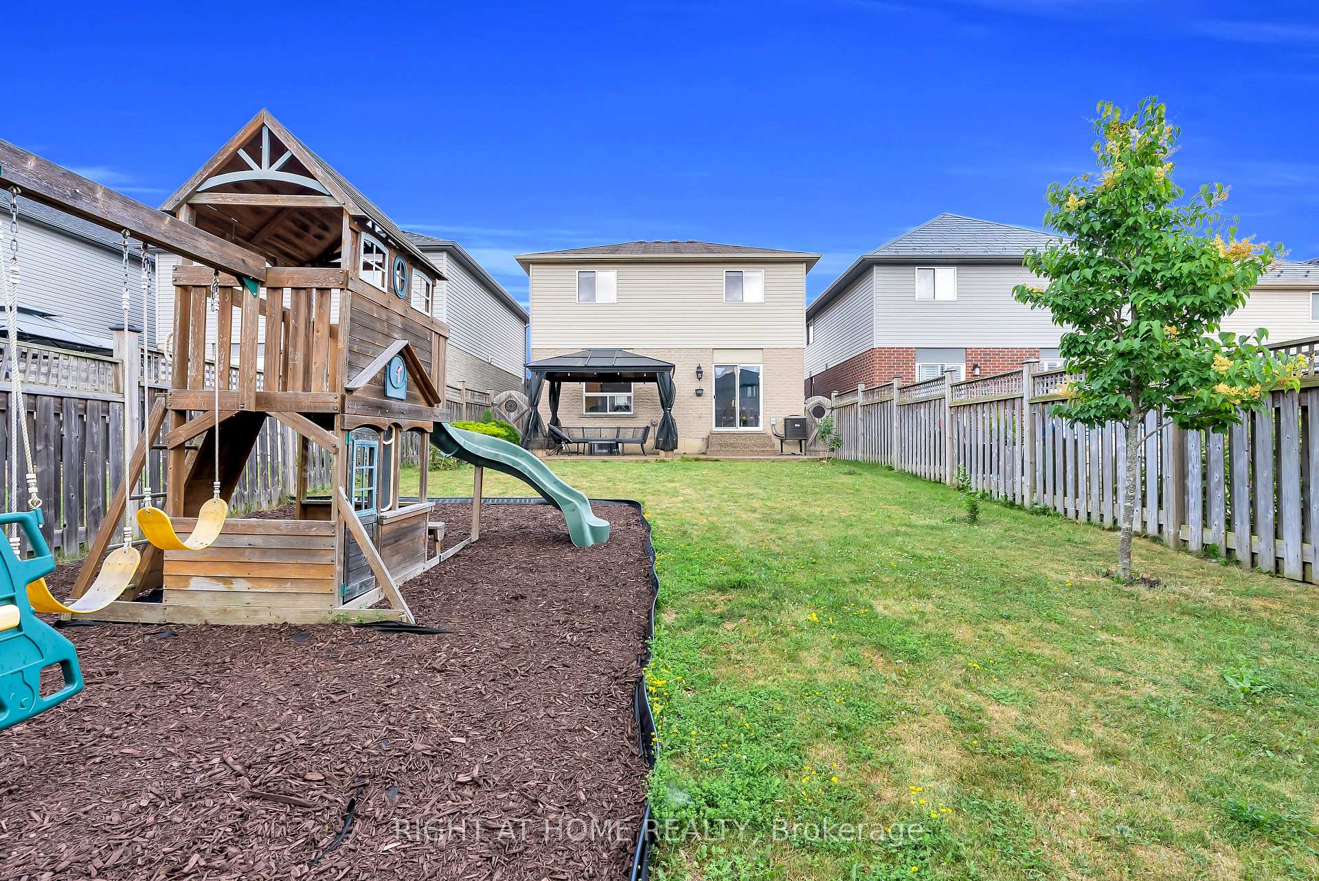 Photo 41 of 25 Stoneglen Way, Hamilton, Mount Hope — HOMEH