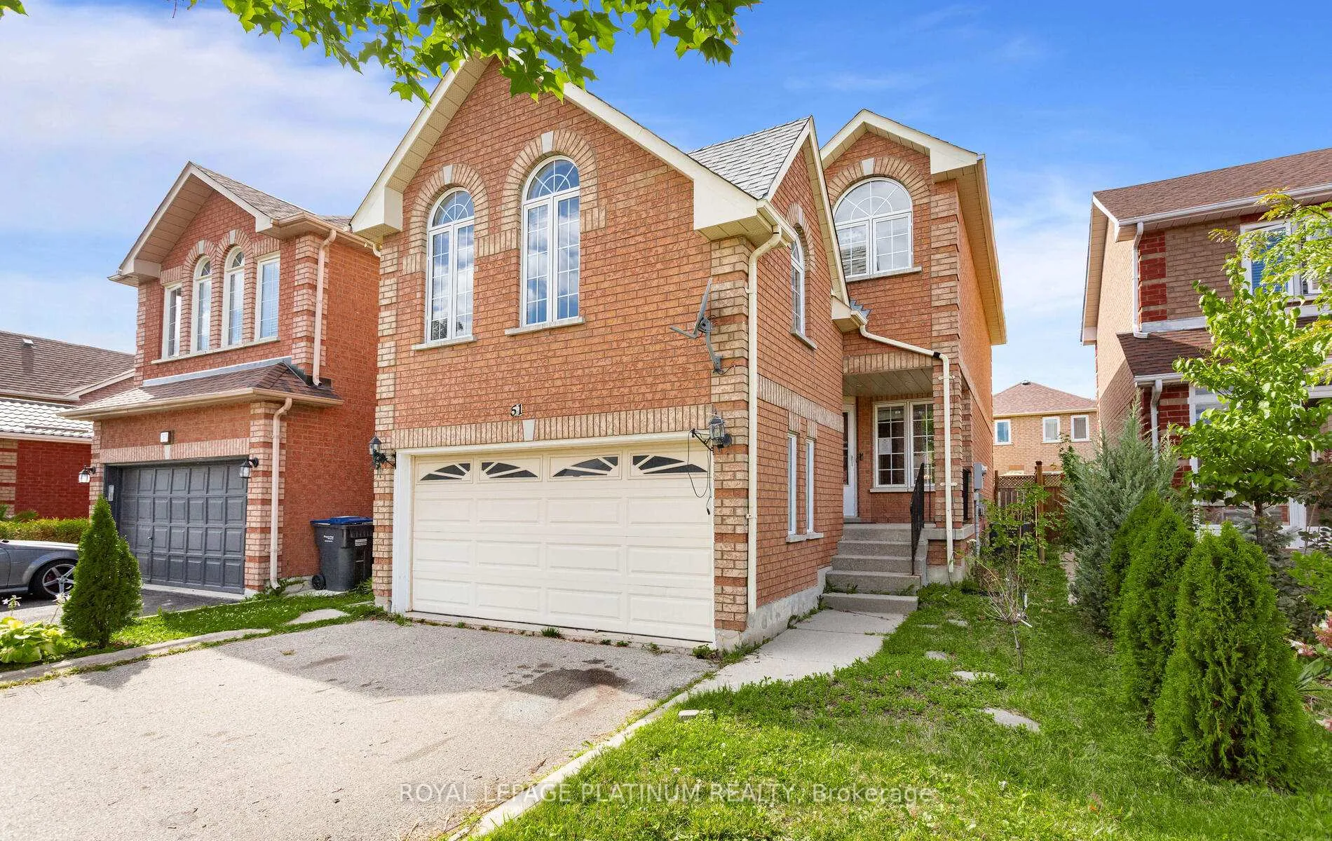 Photo 2 of 51 Ripley Crescent, Brampton, Fletcher's West — HOMEH