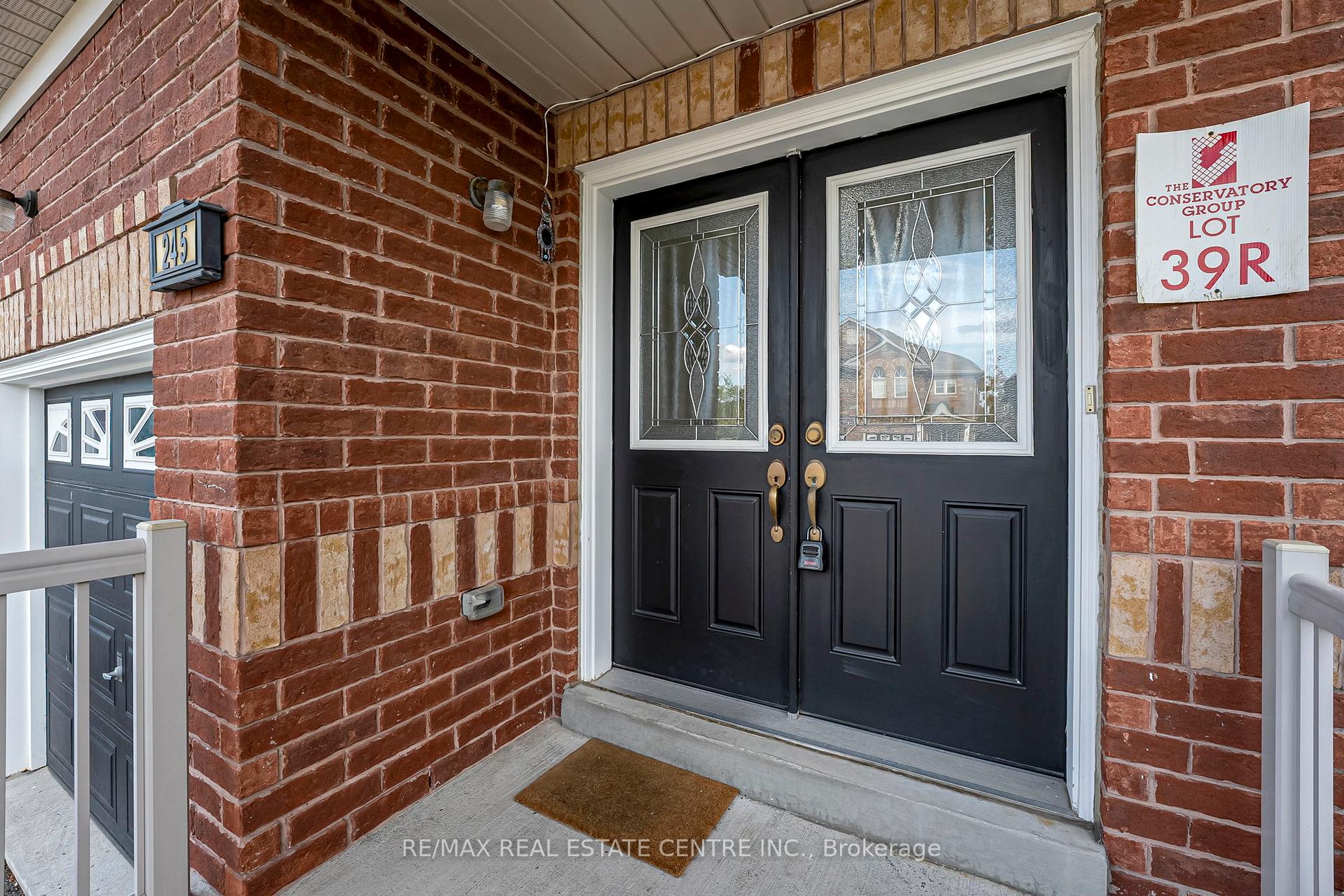Photo 5 of 245 Checkerberry Crescent, Brampton, Sandringham-Wellington — HOMEH