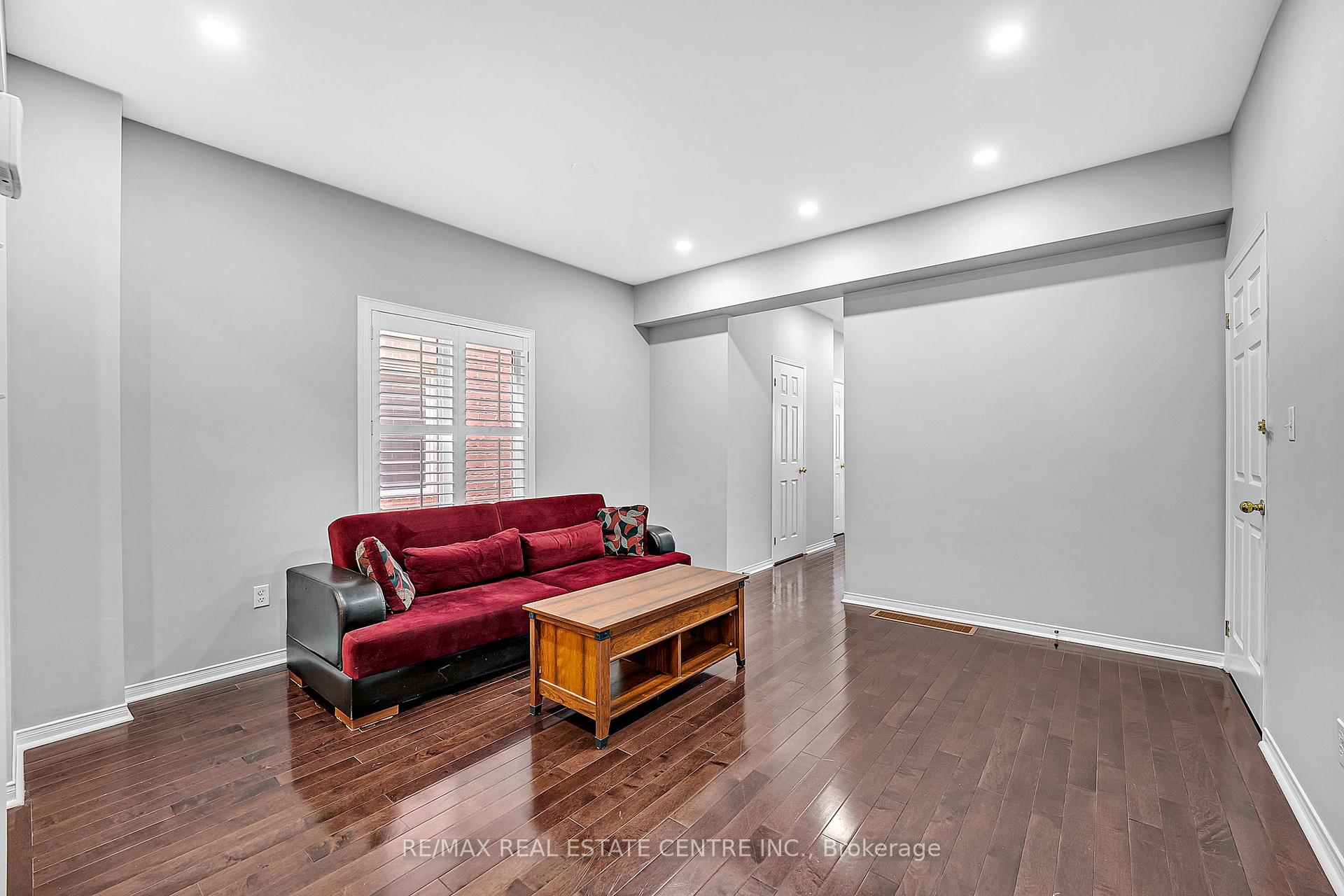 Photo 11 of 245 Checkerberry Crescent, Brampton, Sandringham-Wellington — HOMEH