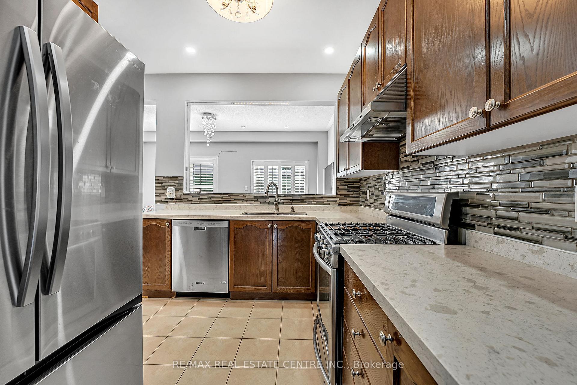 Photo 13 of 245 Checkerberry Crescent, Brampton, Sandringham-Wellington — HOMEH