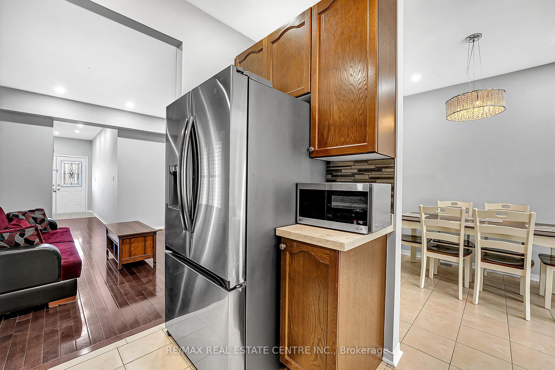 Photo 14 of 245 Checkerberry Crescent, Brampton, Sandringham-Wellington — HOMEH