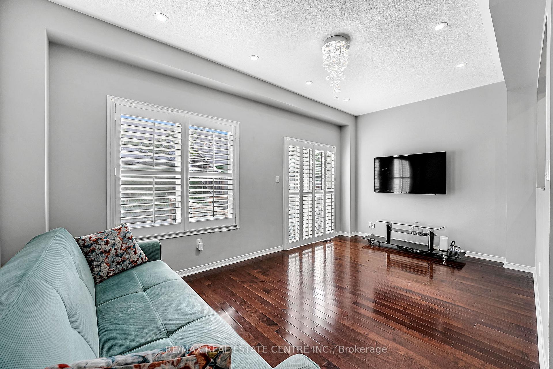 Photo 16 of 245 Checkerberry Crescent, Brampton, Sandringham-Wellington — HOMEH