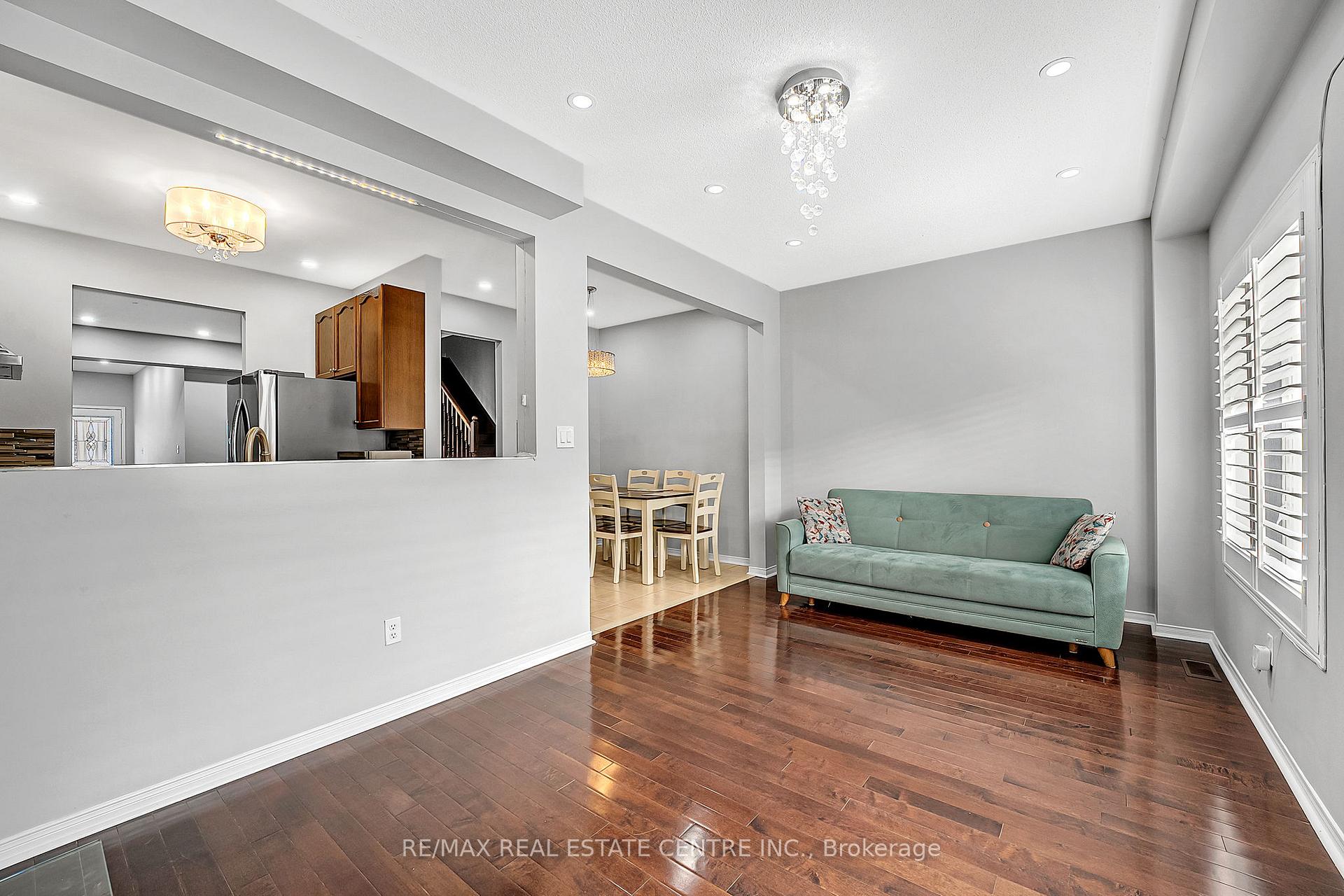Photo 17 of 245 Checkerberry Crescent, Brampton, Sandringham-Wellington — HOMEH