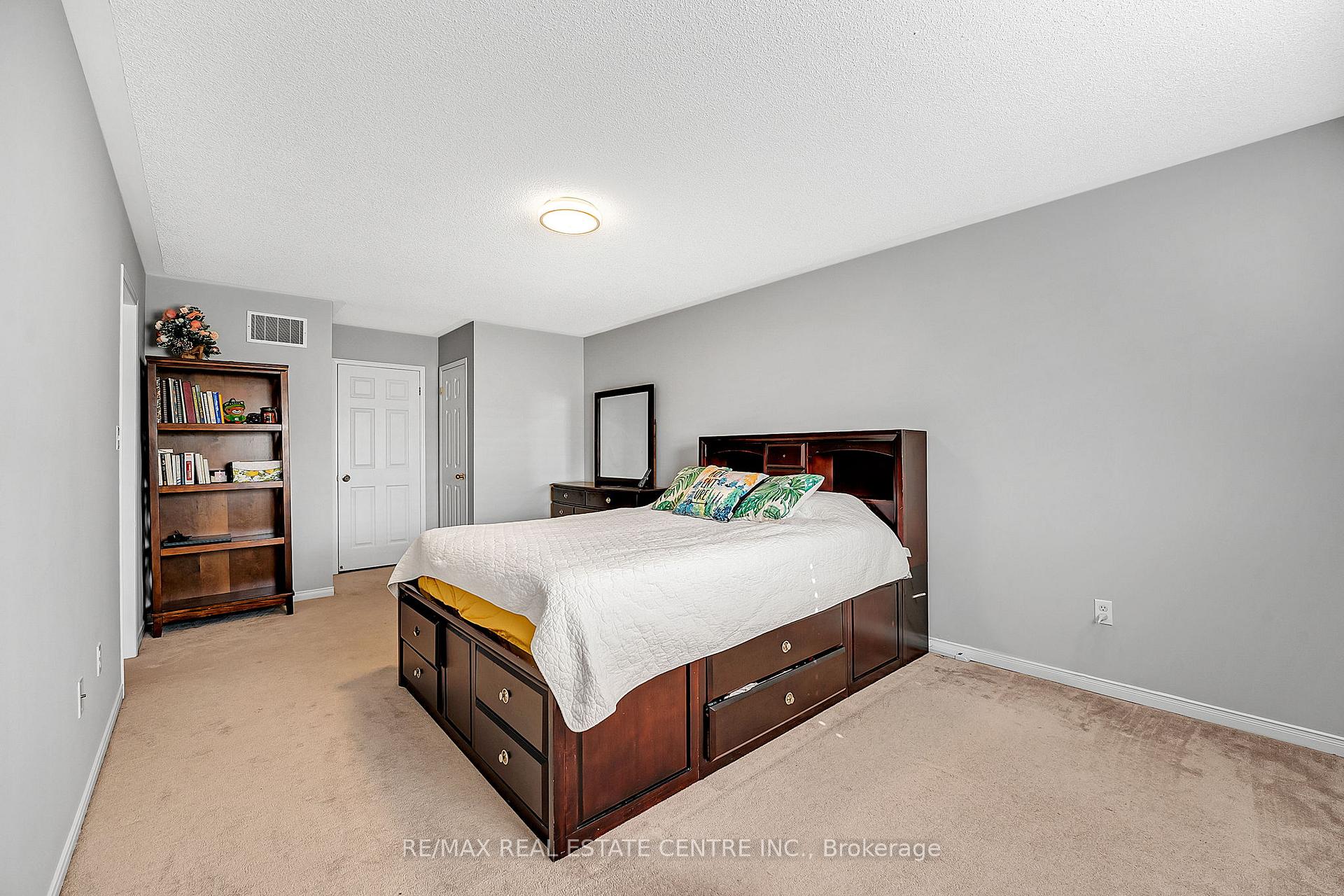Photo 22 of 245 Checkerberry Crescent, Brampton, Sandringham-Wellington — HOMEH