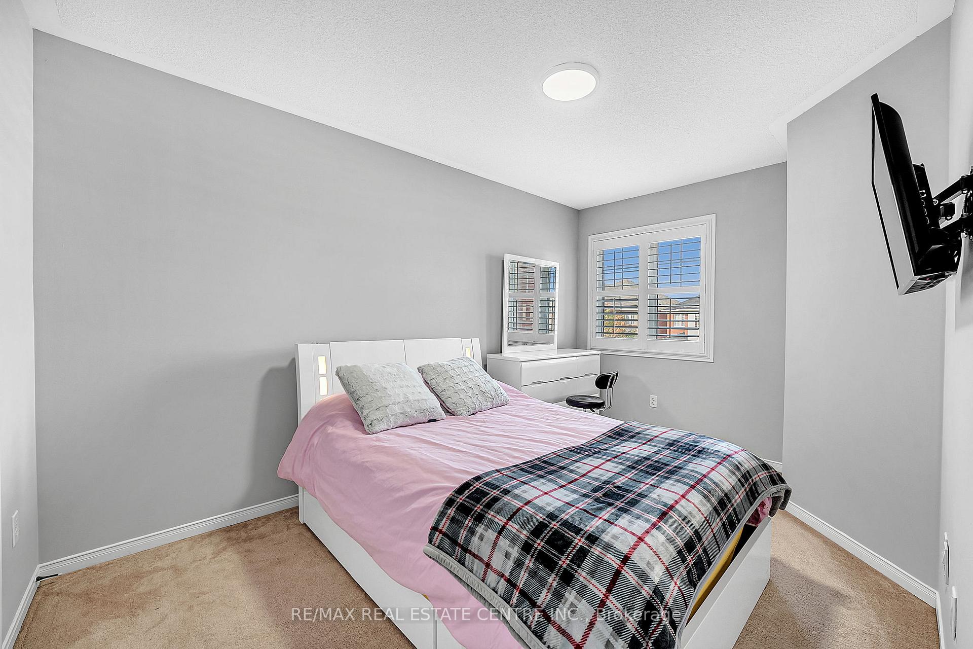 Photo 28 of 245 Checkerberry Crescent, Brampton, Sandringham-Wellington — HOMEH