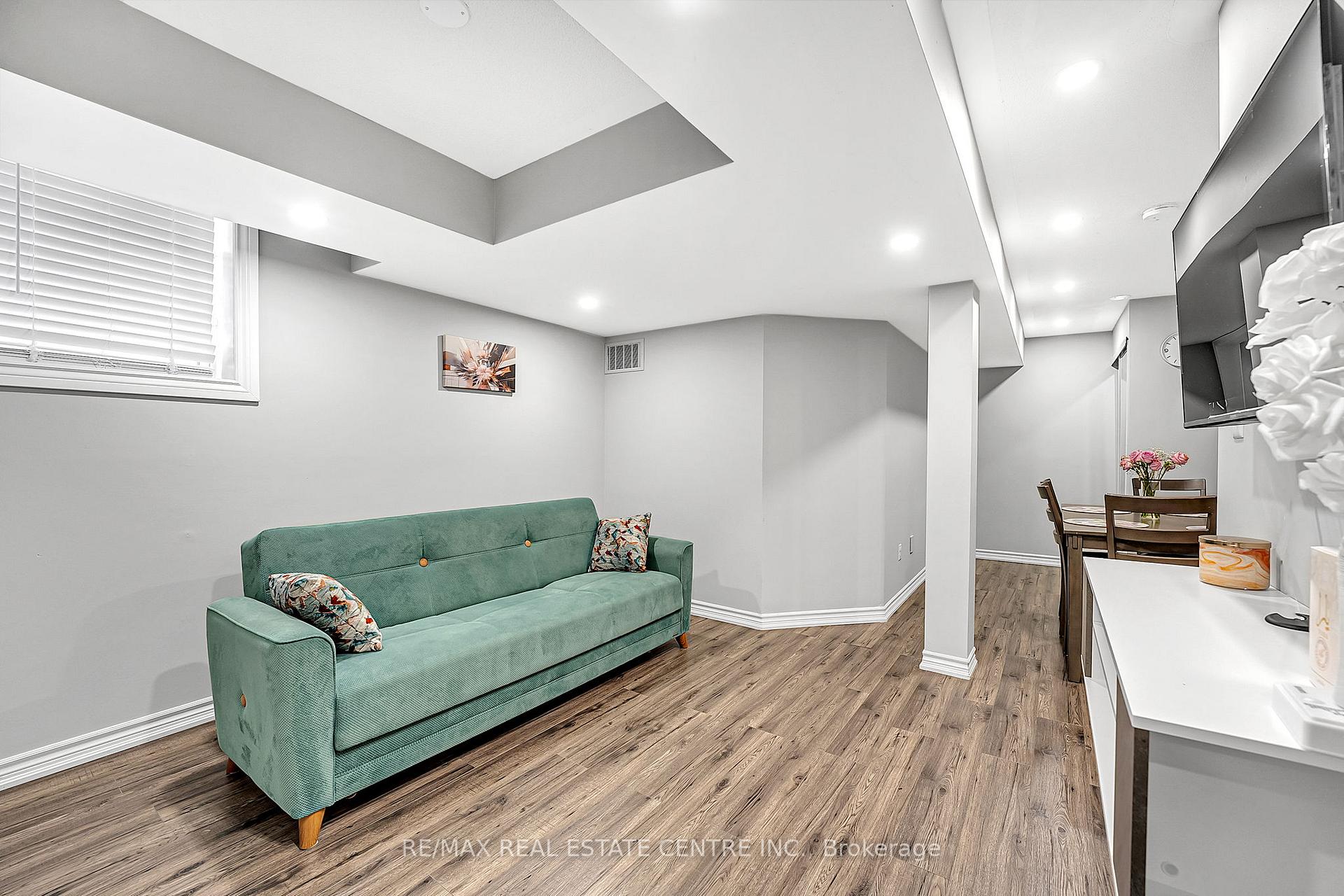 Photo 33 of 245 Checkerberry Crescent, Brampton, Sandringham-Wellington — HOMEH