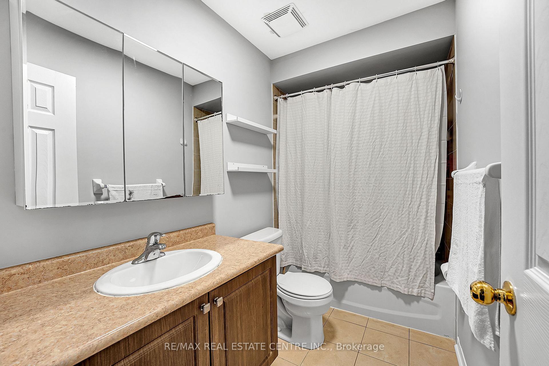 Photo 34 of 245 Checkerberry Crescent, Brampton, Sandringham-Wellington — HOMEH