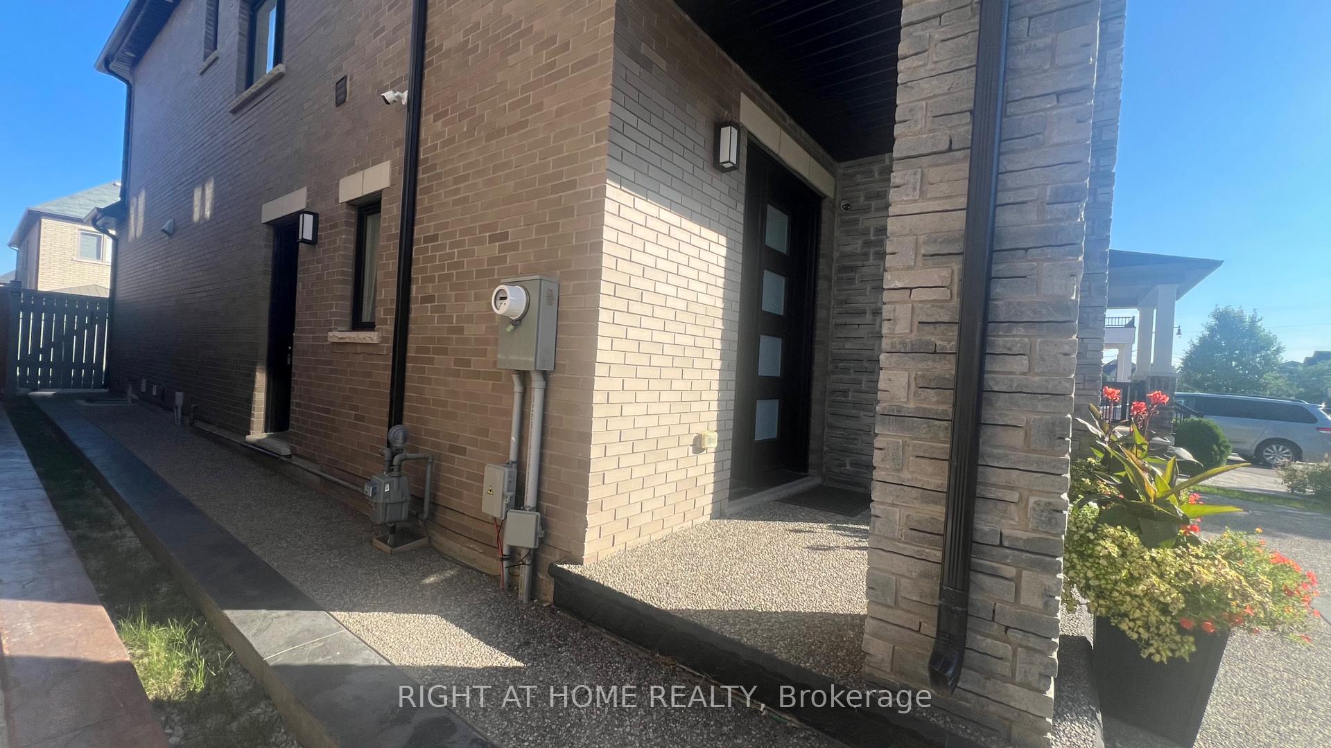 Photo 3 of 6 Grendon Crescent, Brampton, Credit Valley — HOMEH