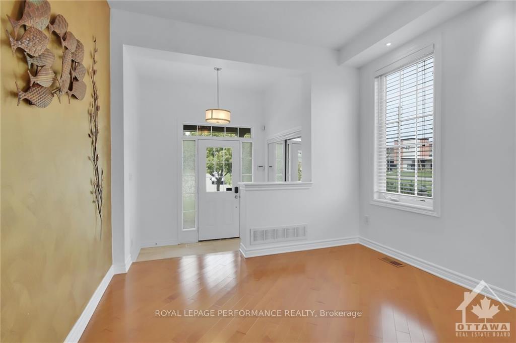 Photo 4 of 2222 Sunset Cove Circle, Ottawa, Barrhaven - Half Moon Bay — HOMEH