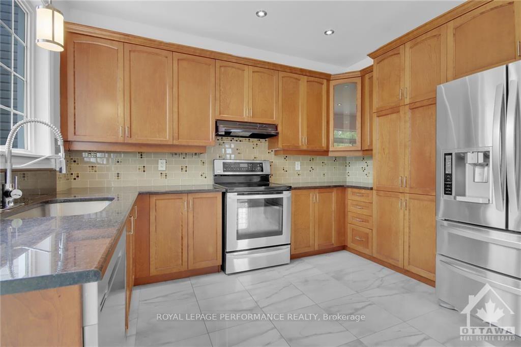 Photo 12 of 2222 Sunset Cove Circle, Ottawa, Barrhaven - Half Moon Bay — HOMEH