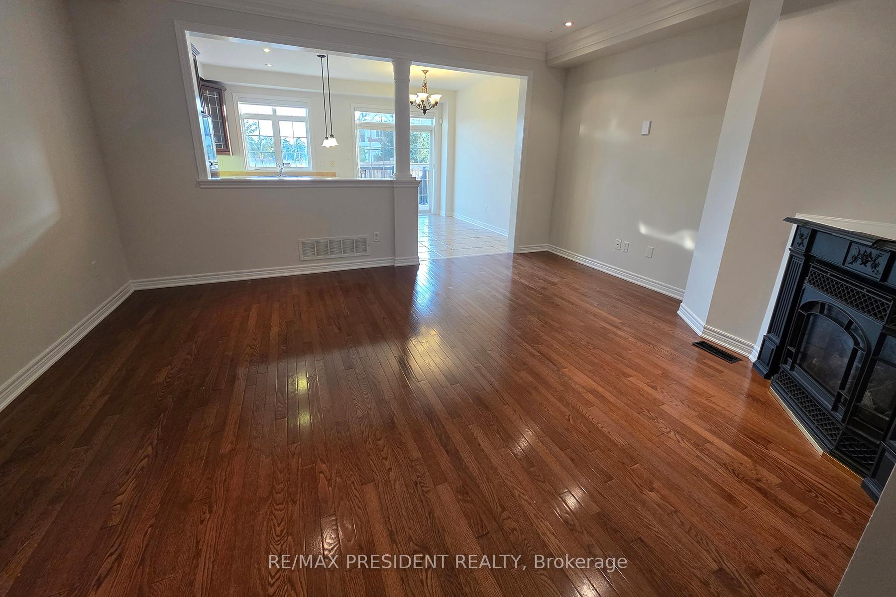 Photo 6 of 101 Royal Vista Road, Brampton, Bram West — HOMEH