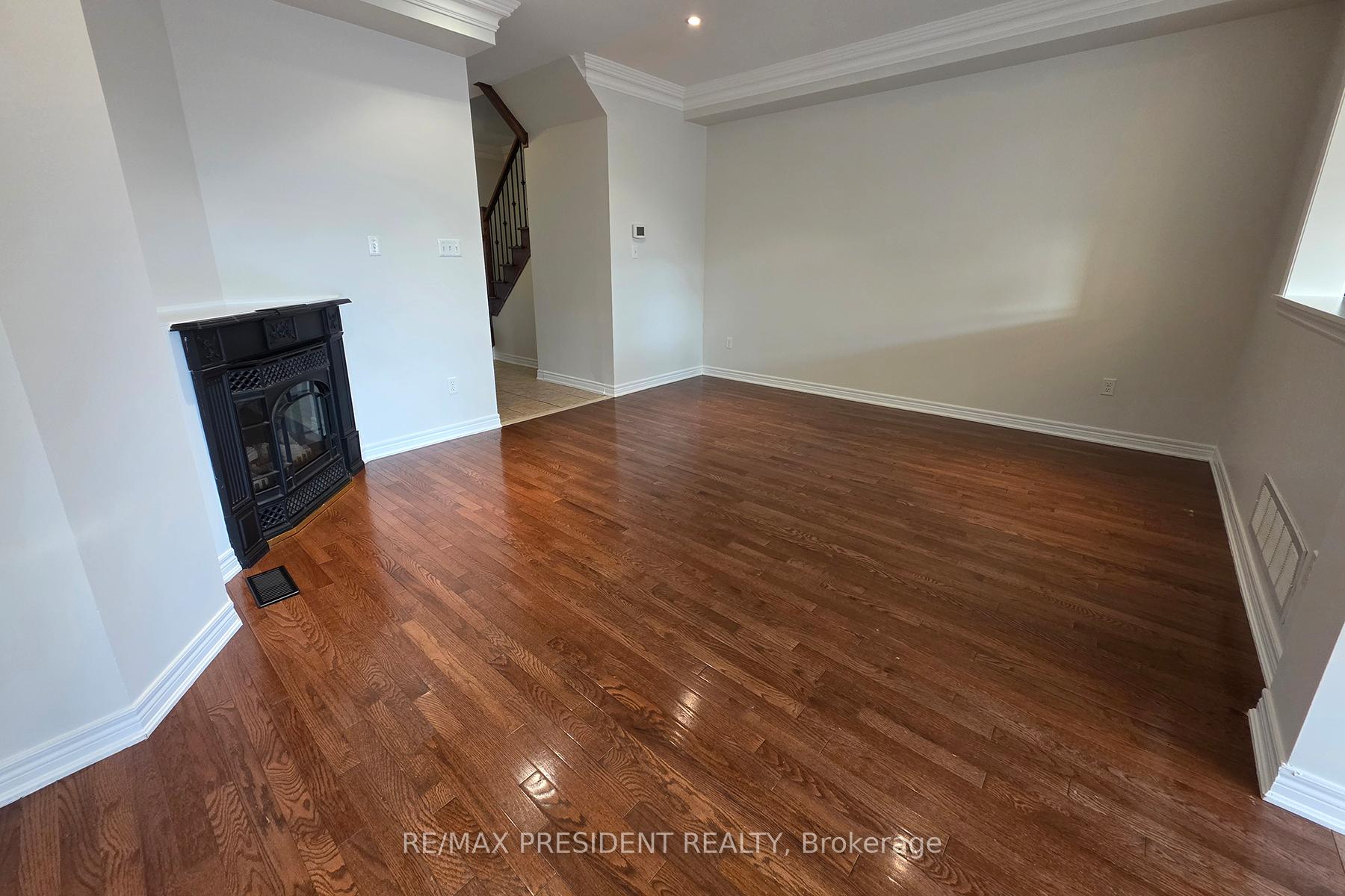 Photo 9 of 101 Royal Vista Road, Brampton, Bram West — HOMEH