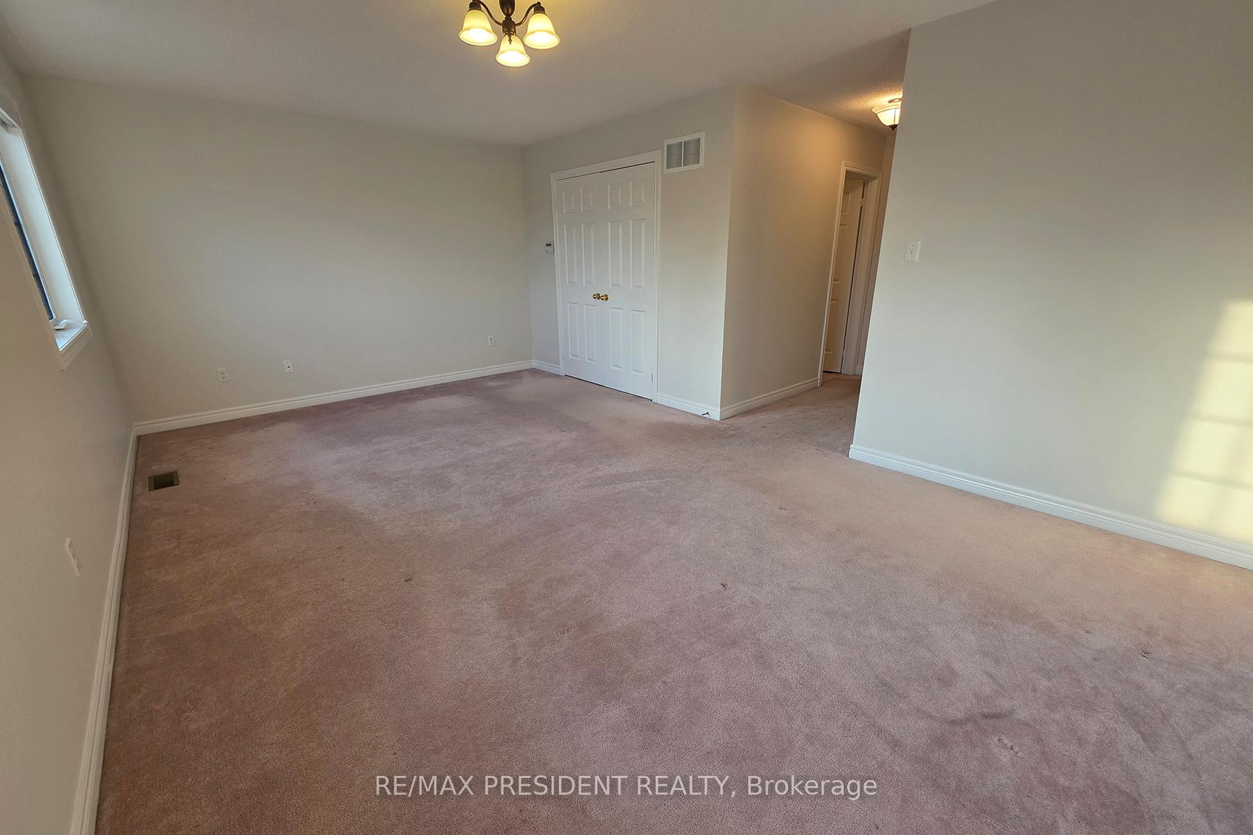Photo 19 of 101 Royal Vista Road, Brampton, Bram West — HOMEH