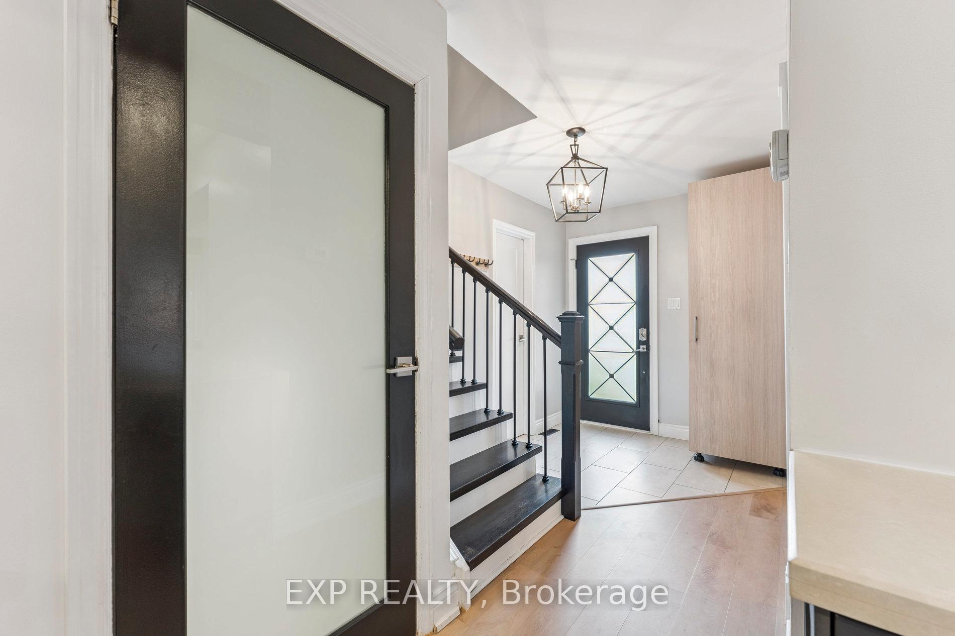 Photo 2 of 29 Driftwood Crescent, Brampton, Heart Lake East — HOMEH