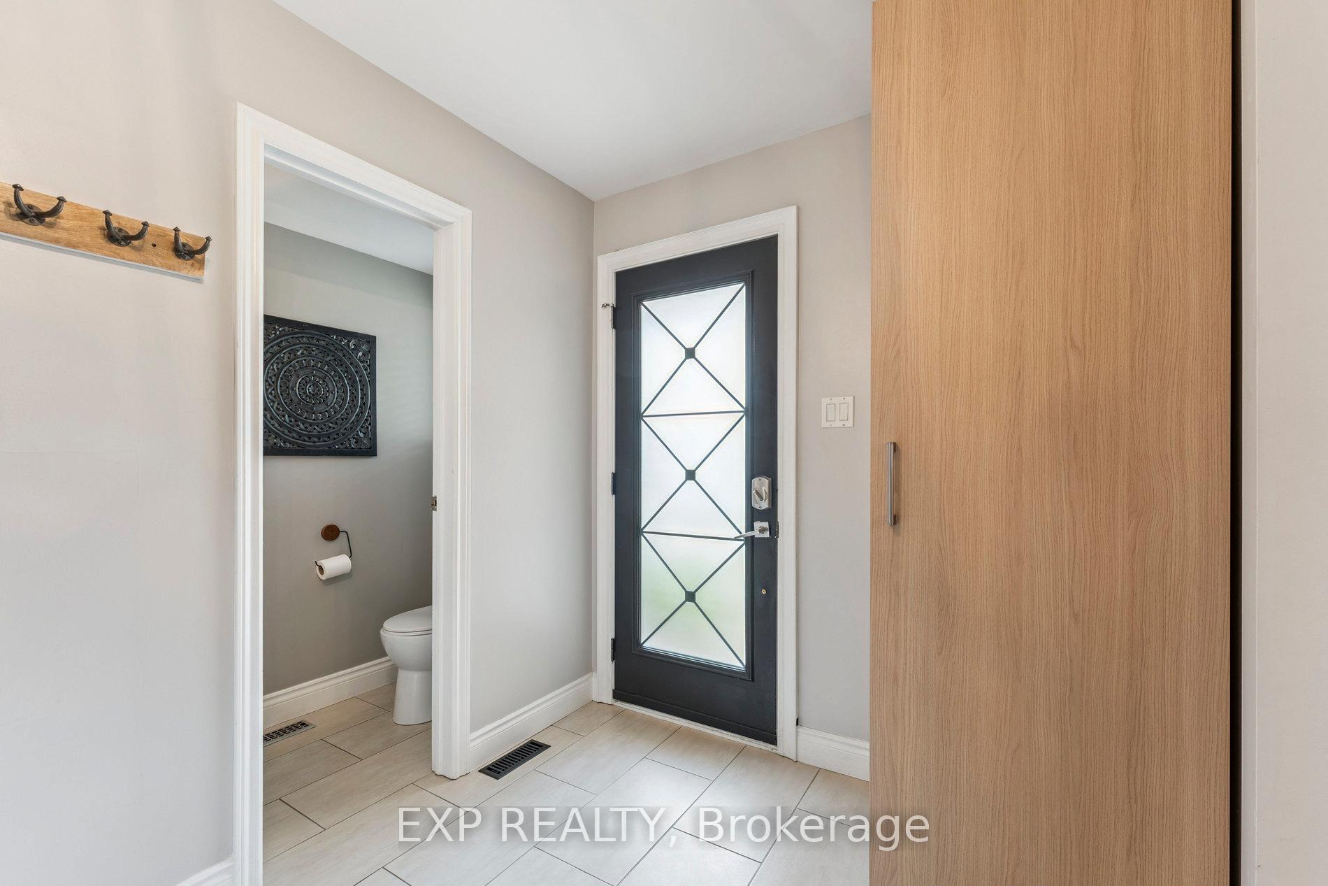 Photo 3 of 29 Driftwood Crescent, Brampton, Heart Lake East — HOMEH