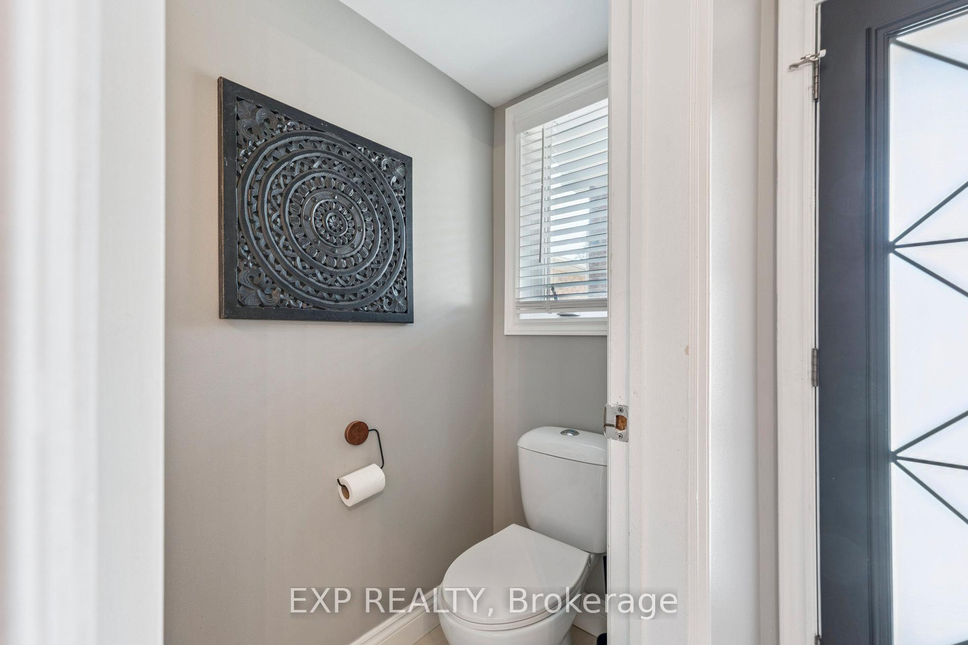 Photo 4 of 29 Driftwood Crescent, Brampton, Heart Lake East — HOMEH