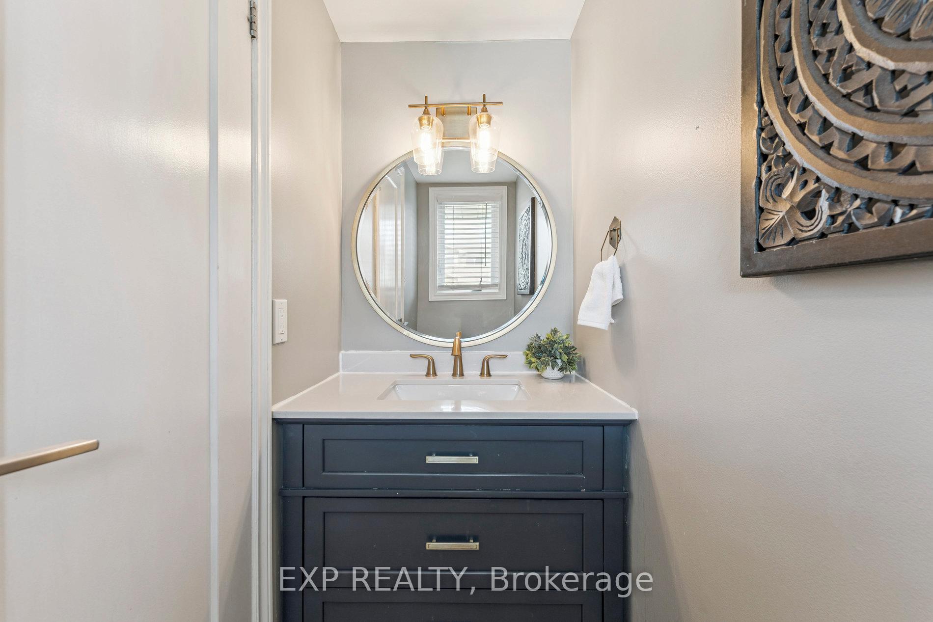Photo 5 of 29 Driftwood Crescent, Brampton, Heart Lake East — HOMEH