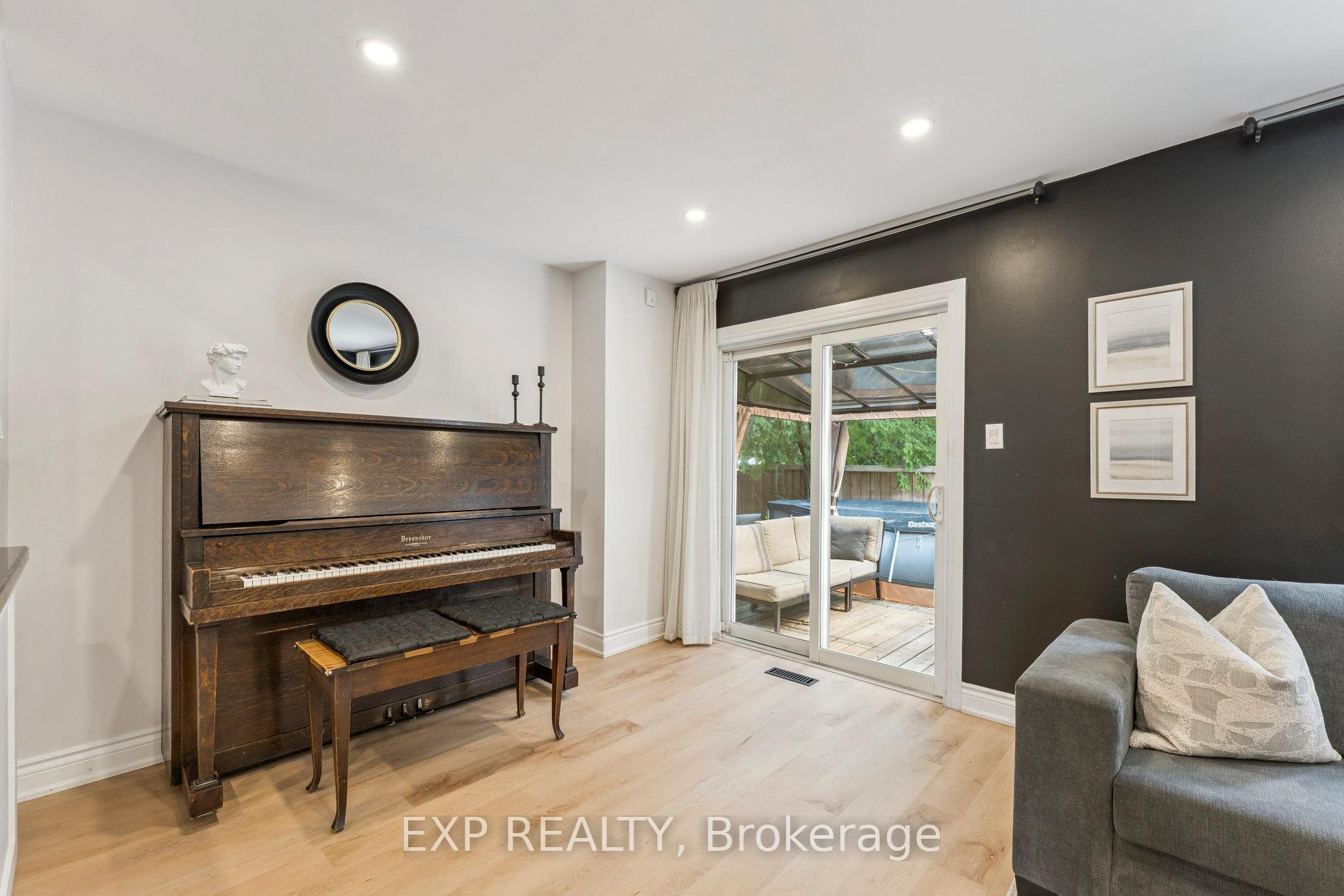 Photo 7 of 29 Driftwood Crescent, Brampton, Heart Lake East — HOMEH