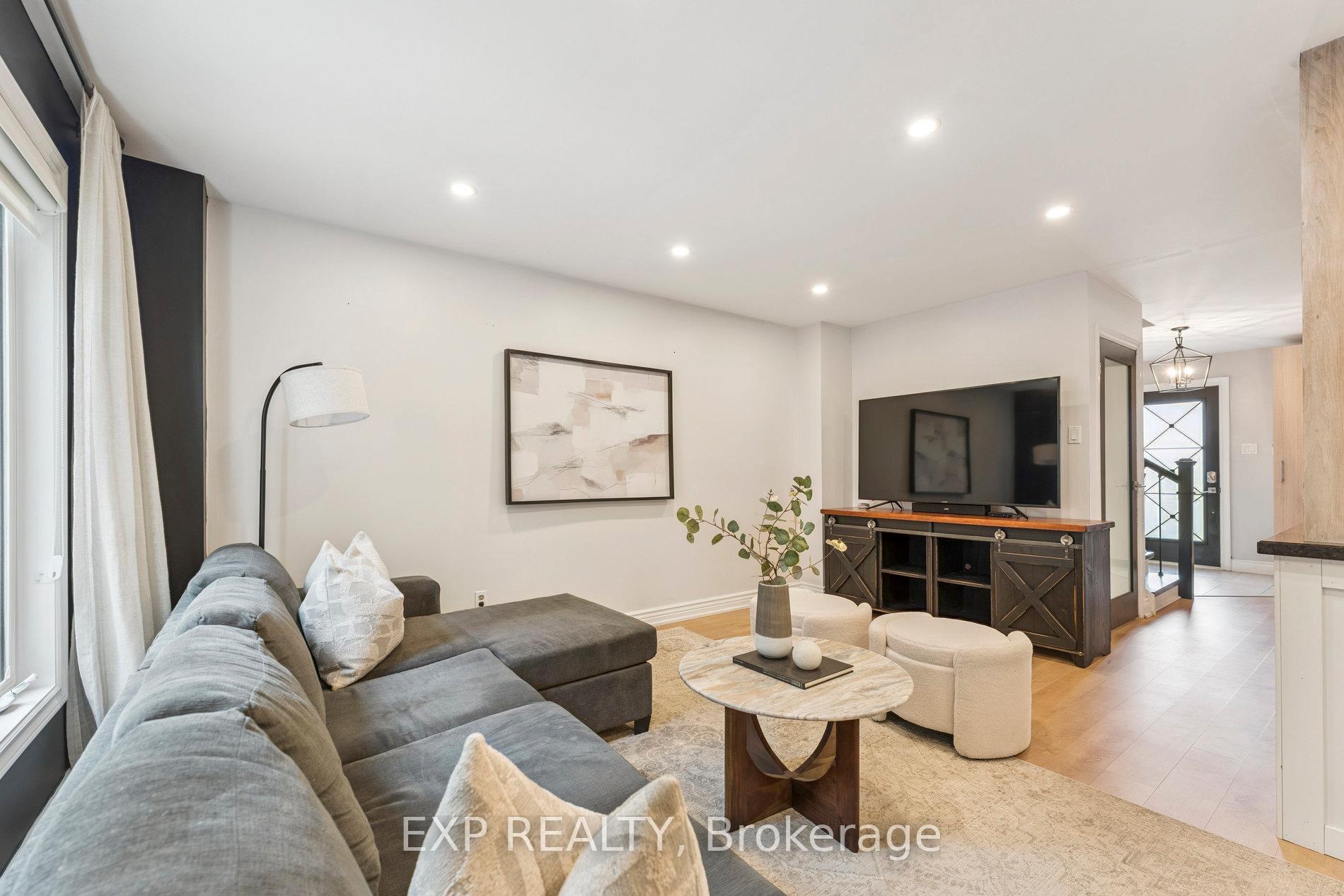 Photo 8 of 29 Driftwood Crescent, Brampton, Heart Lake East — HOMEH
