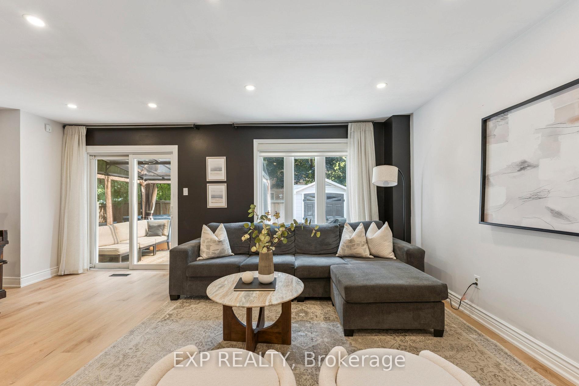 Photo 9 of 29 Driftwood Crescent, Brampton, Heart Lake East — HOMEH