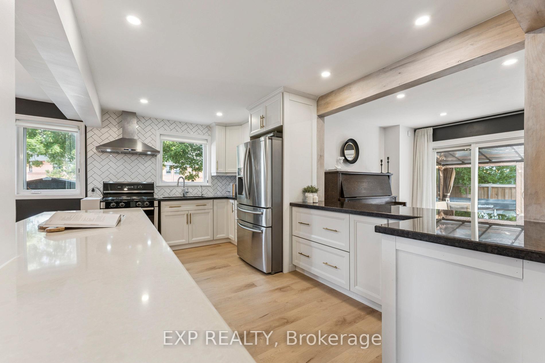 Photo 19 of 29 Driftwood Crescent, Brampton, Heart Lake East — HOMEH