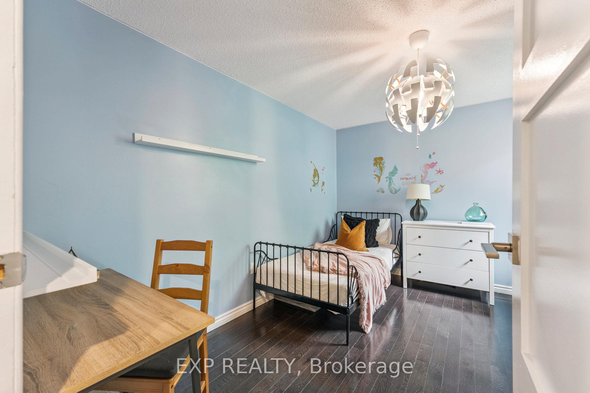 Photo 25 of 29 Driftwood Crescent, Brampton, Heart Lake East — HOMEH