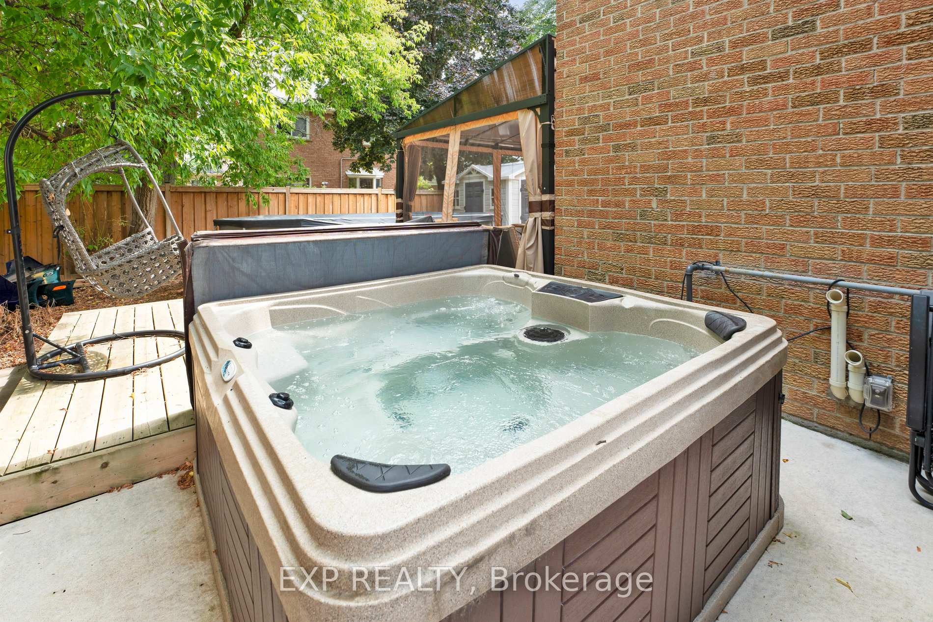 Photo 35 of 29 Driftwood Crescent, Brampton, Heart Lake East — HOMEH