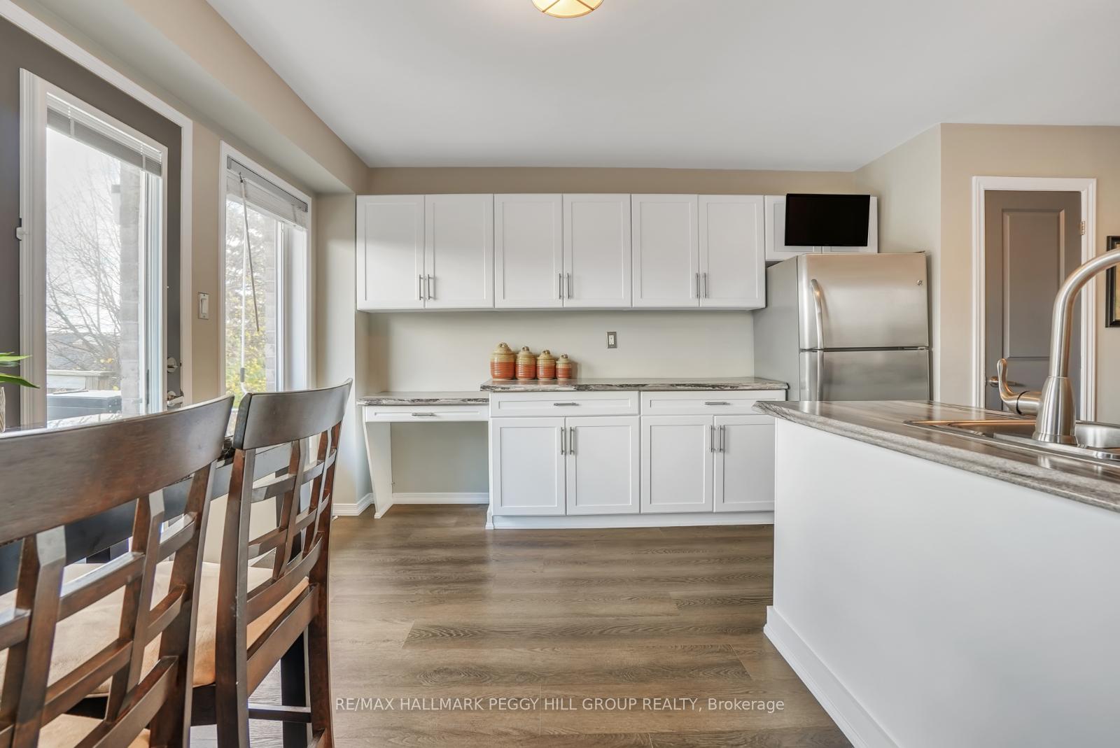 Photo 5 of 16 Todd Drive, Barrie, Bayshore — HOMEH