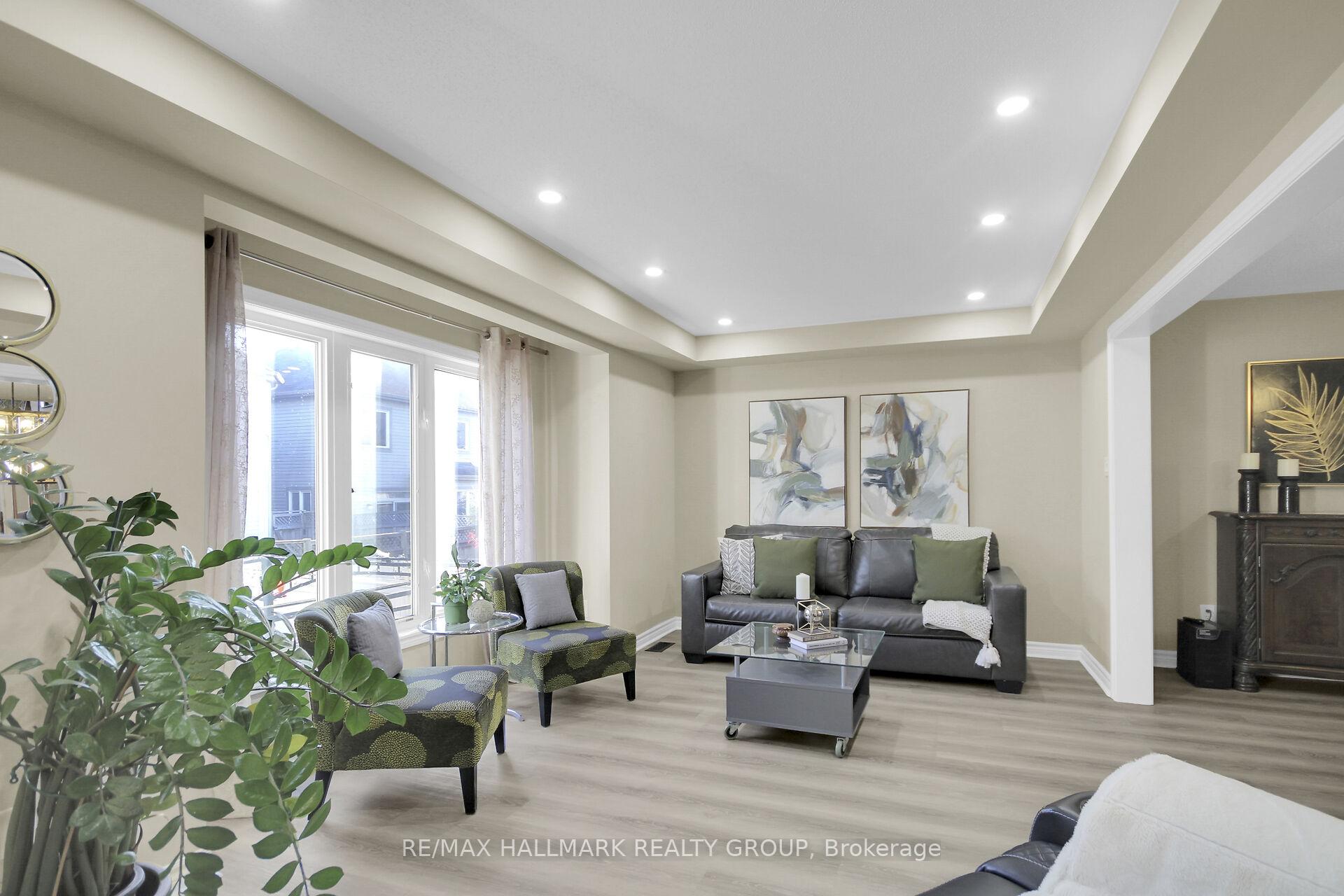 Photo 3 of 3590 Cambrian Road, Ottawa, Barrhaven - Half Moon Bay — HOMEH
