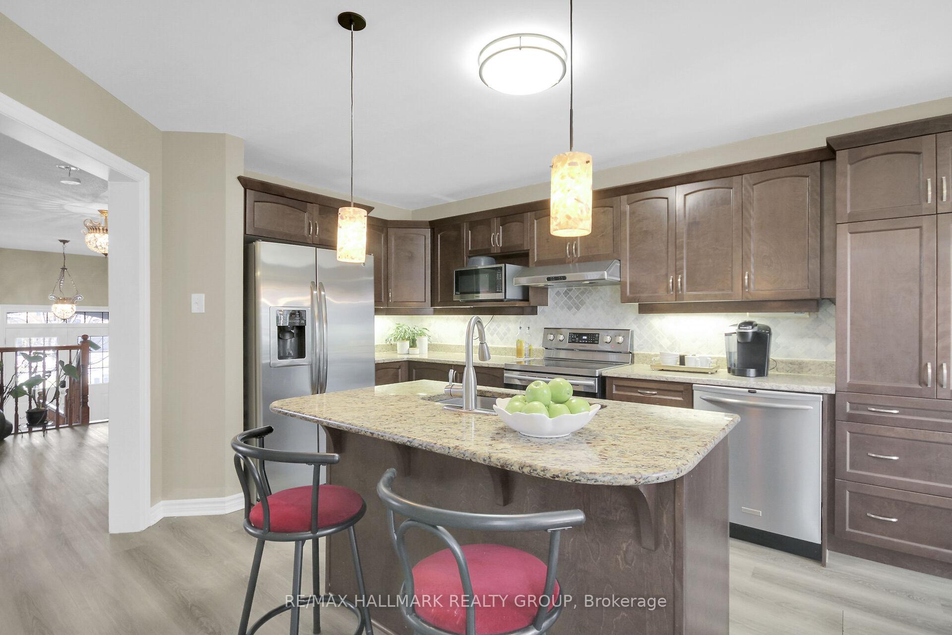 Photo 10 of 3590 Cambrian Road, Ottawa, Barrhaven - Half Moon Bay — HOMEH