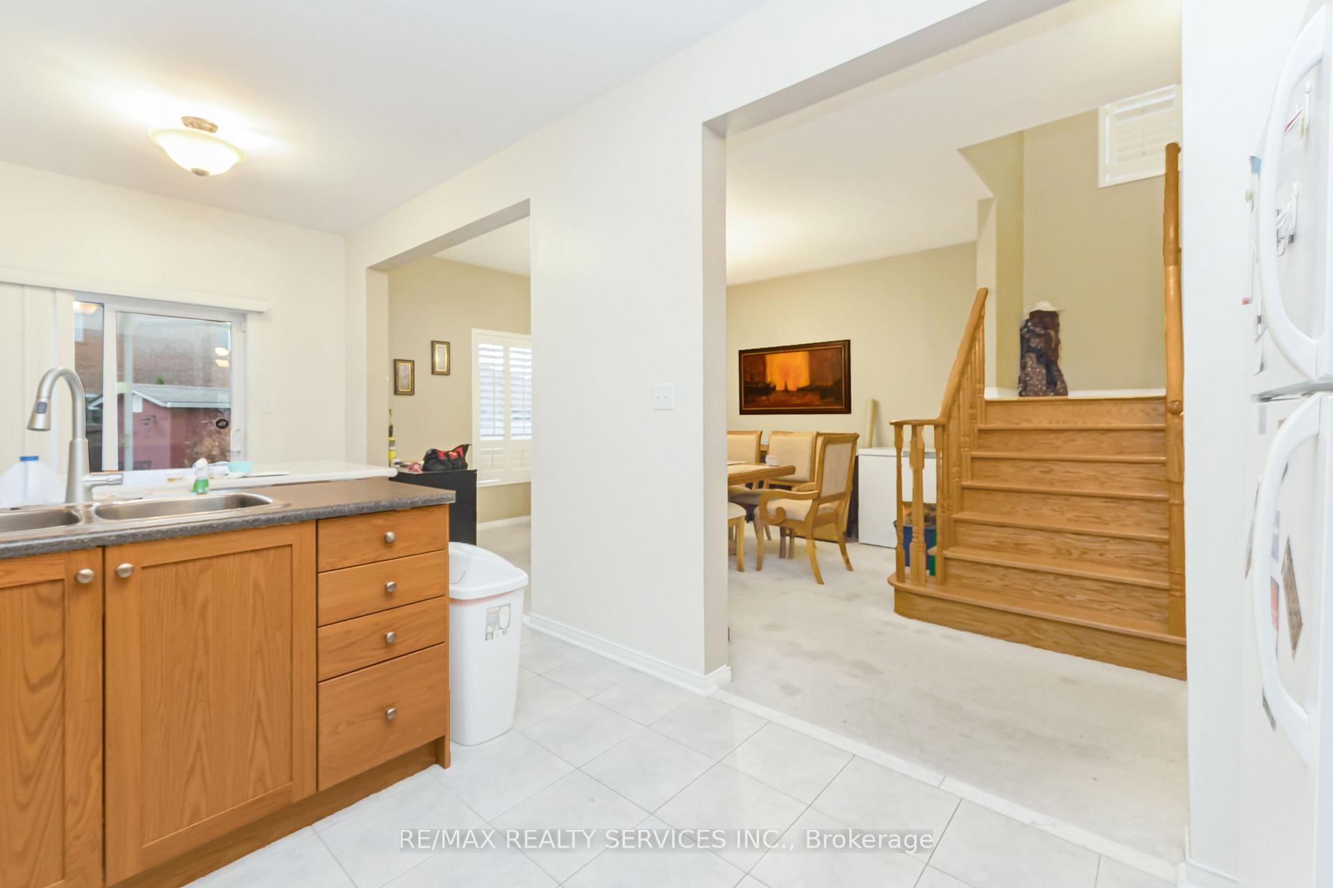 Photo 7 of 12 Commodore Drive, Brampton, Credit Valley — HOMEH