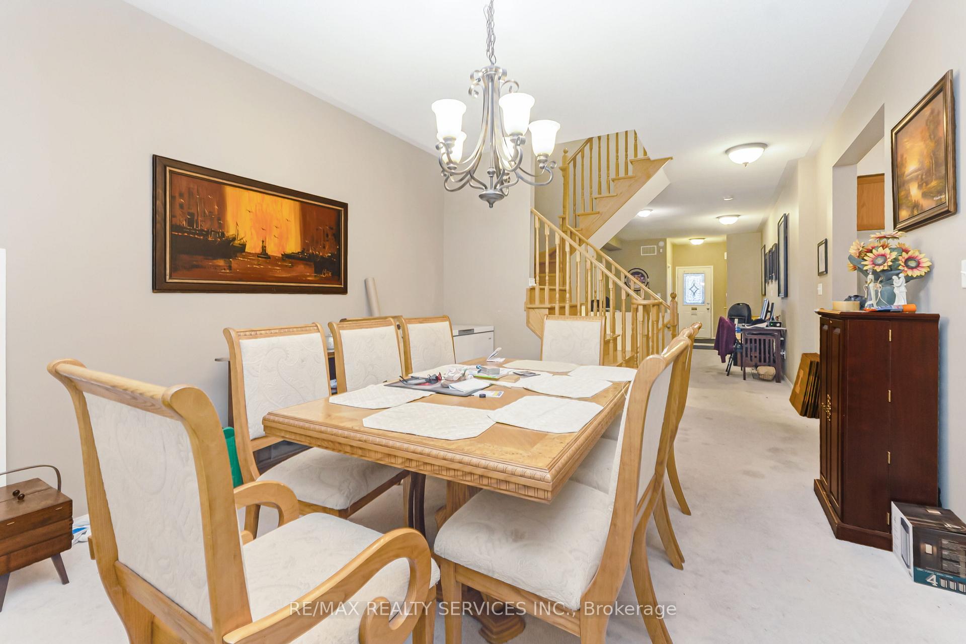 Photo 9 of 12 Commodore Drive, Brampton, Credit Valley — HOMEH