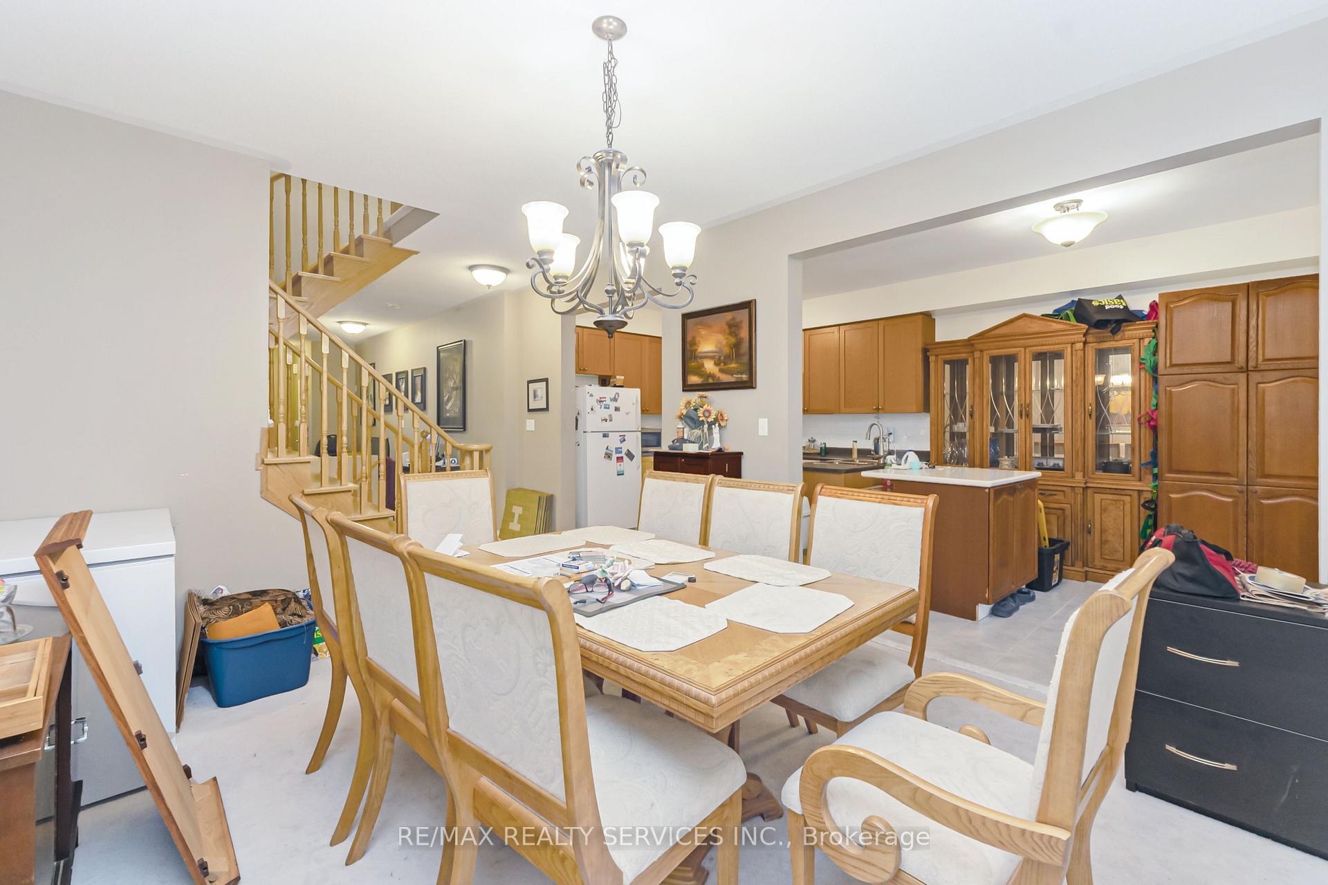 Photo 11 of 12 Commodore Drive, Brampton, Credit Valley — HOMEH