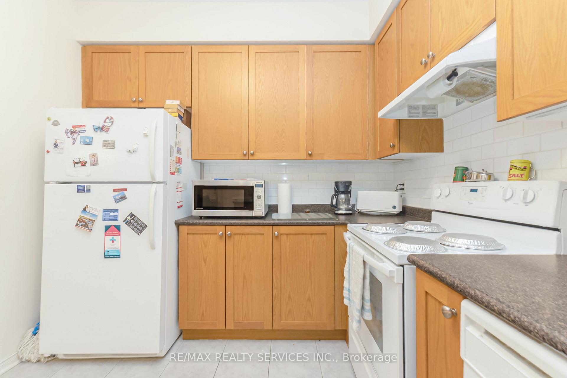 Photo 13 of 12 Commodore Drive, Brampton, Credit Valley — HOMEH
