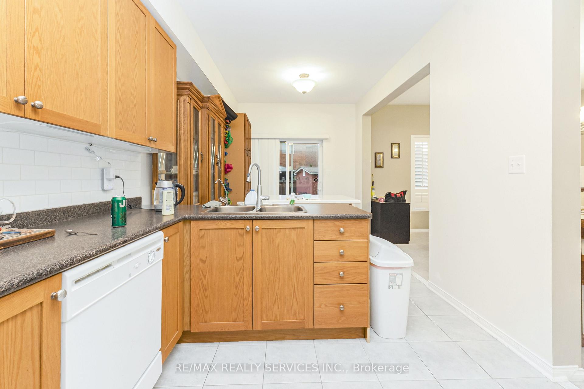 Photo 14 of 12 Commodore Drive, Brampton, Credit Valley — HOMEH