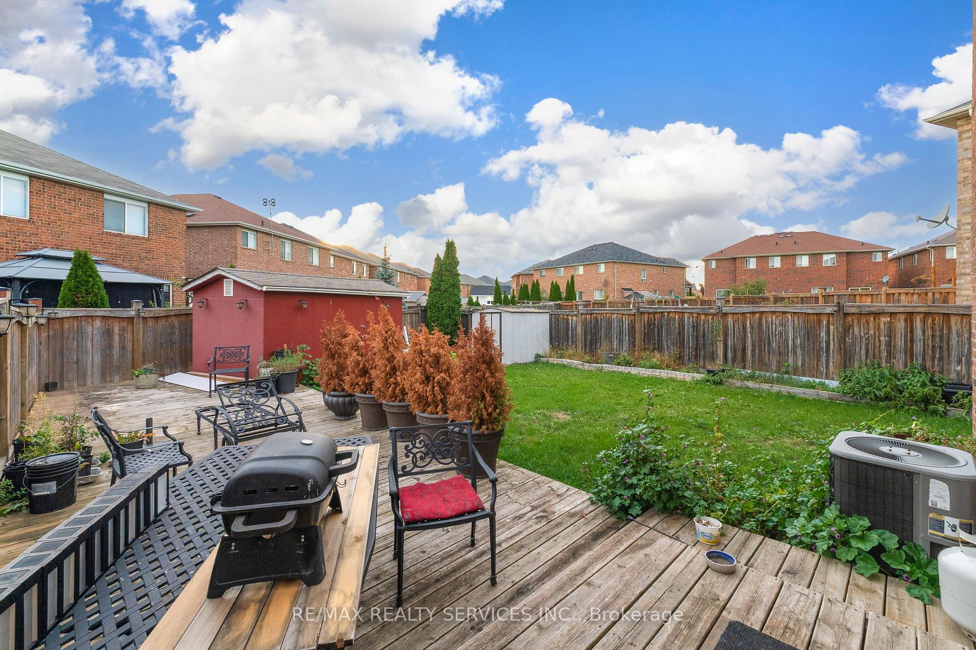 Photo 33 of 12 Commodore Drive, Brampton, Credit Valley — HOMEH
