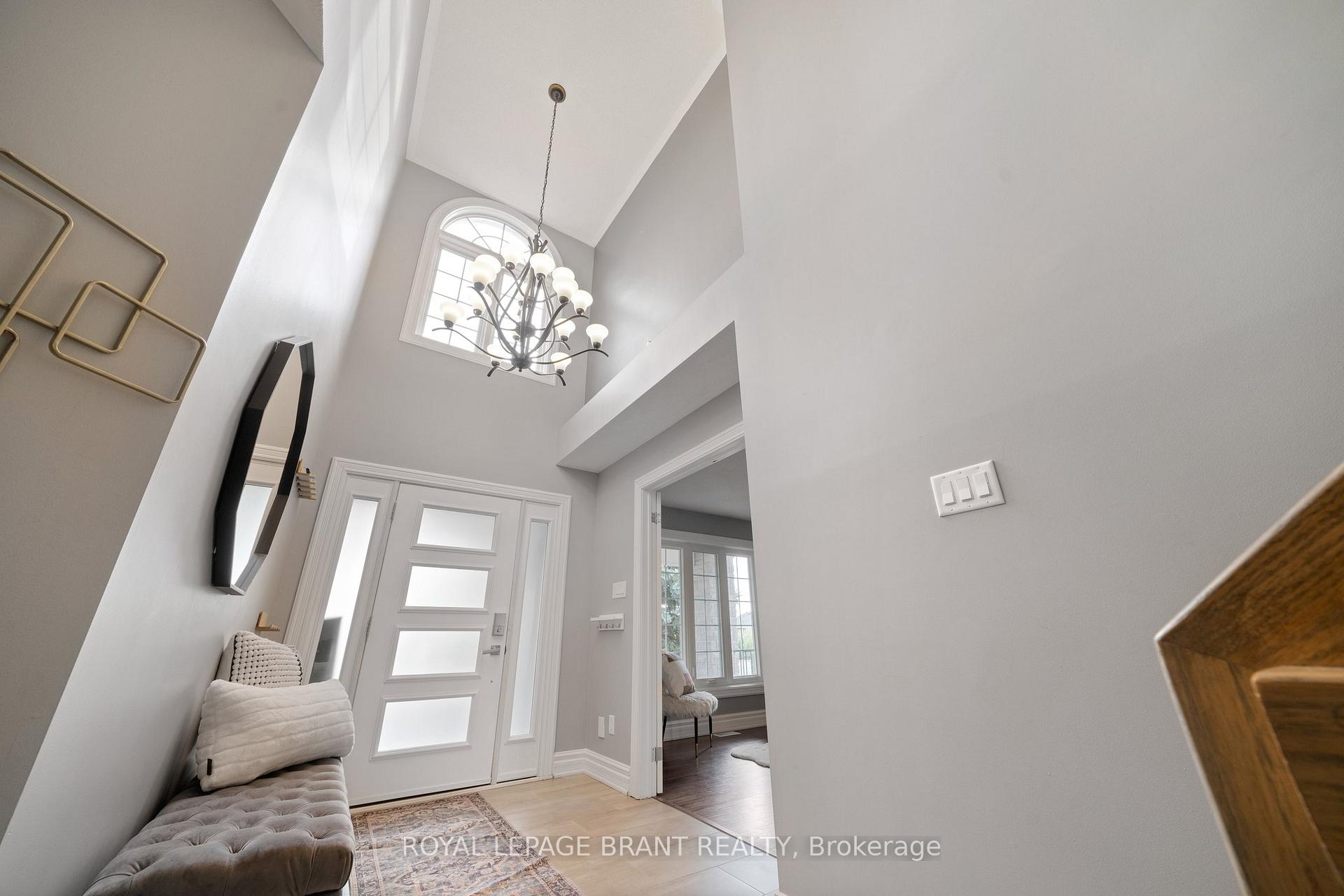Photo 11 of 110 Fieldway Drive, Hamilton, Bruleville — HOMEH