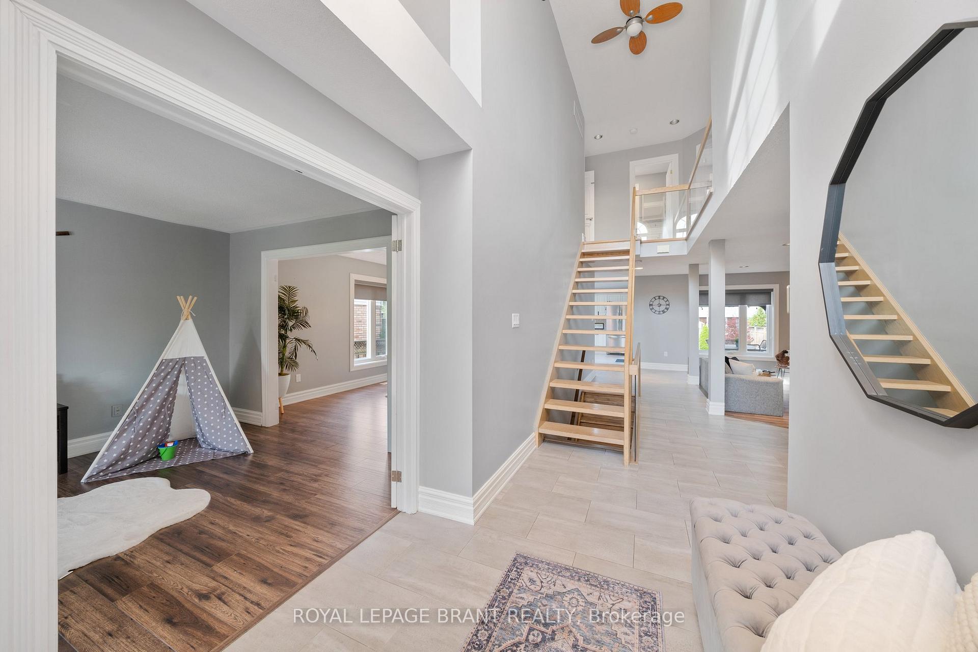 Photo 12 of 110 Fieldway Drive, Hamilton, Bruleville — HOMEH