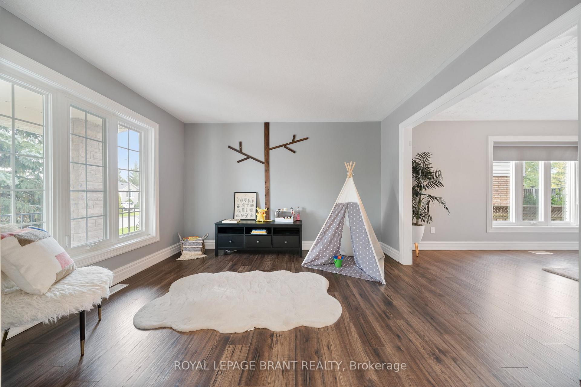 Photo 13 of 110 Fieldway Drive, Hamilton, Bruleville — HOMEH