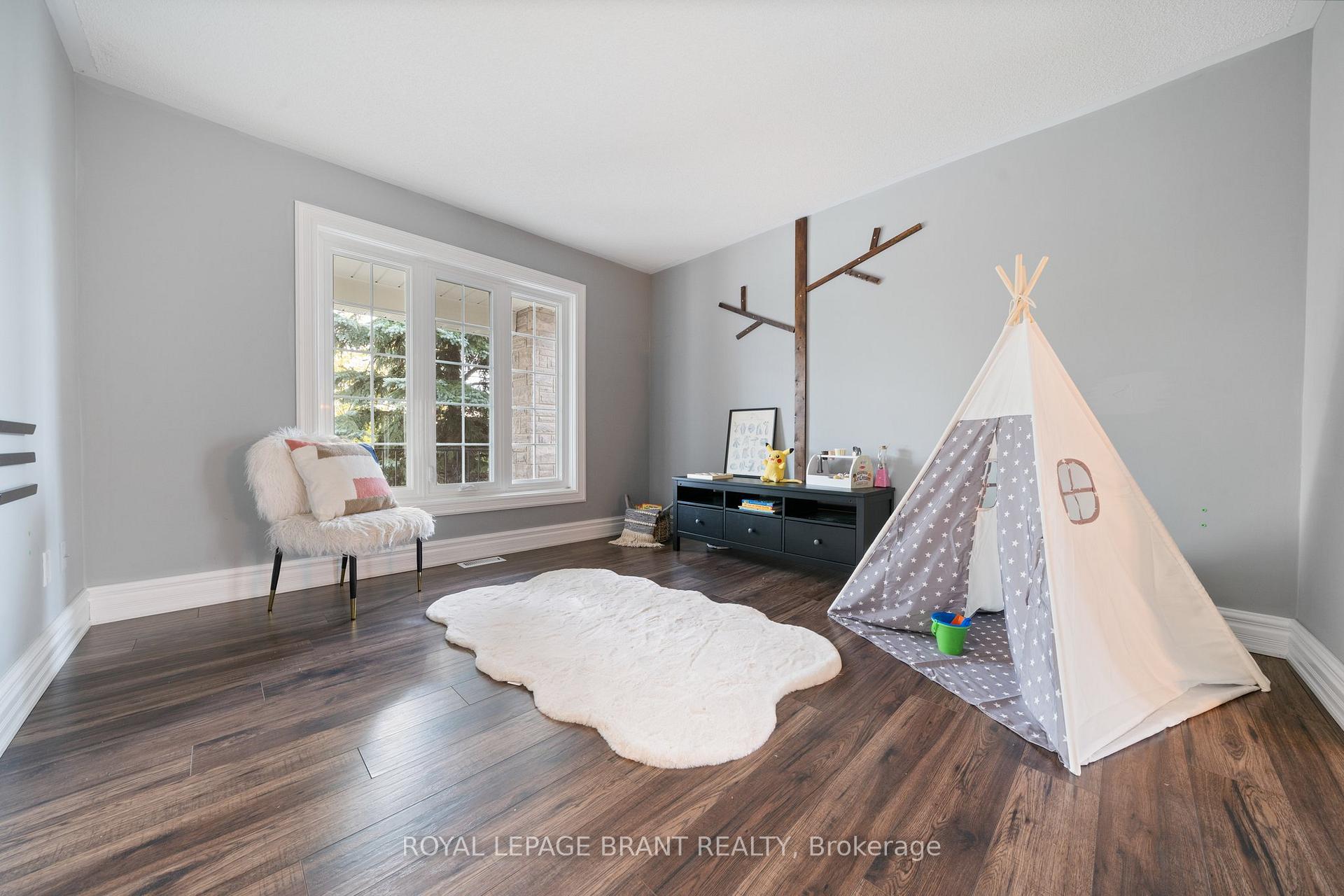 Photo 14 of 110 Fieldway Drive, Hamilton, Bruleville — HOMEH