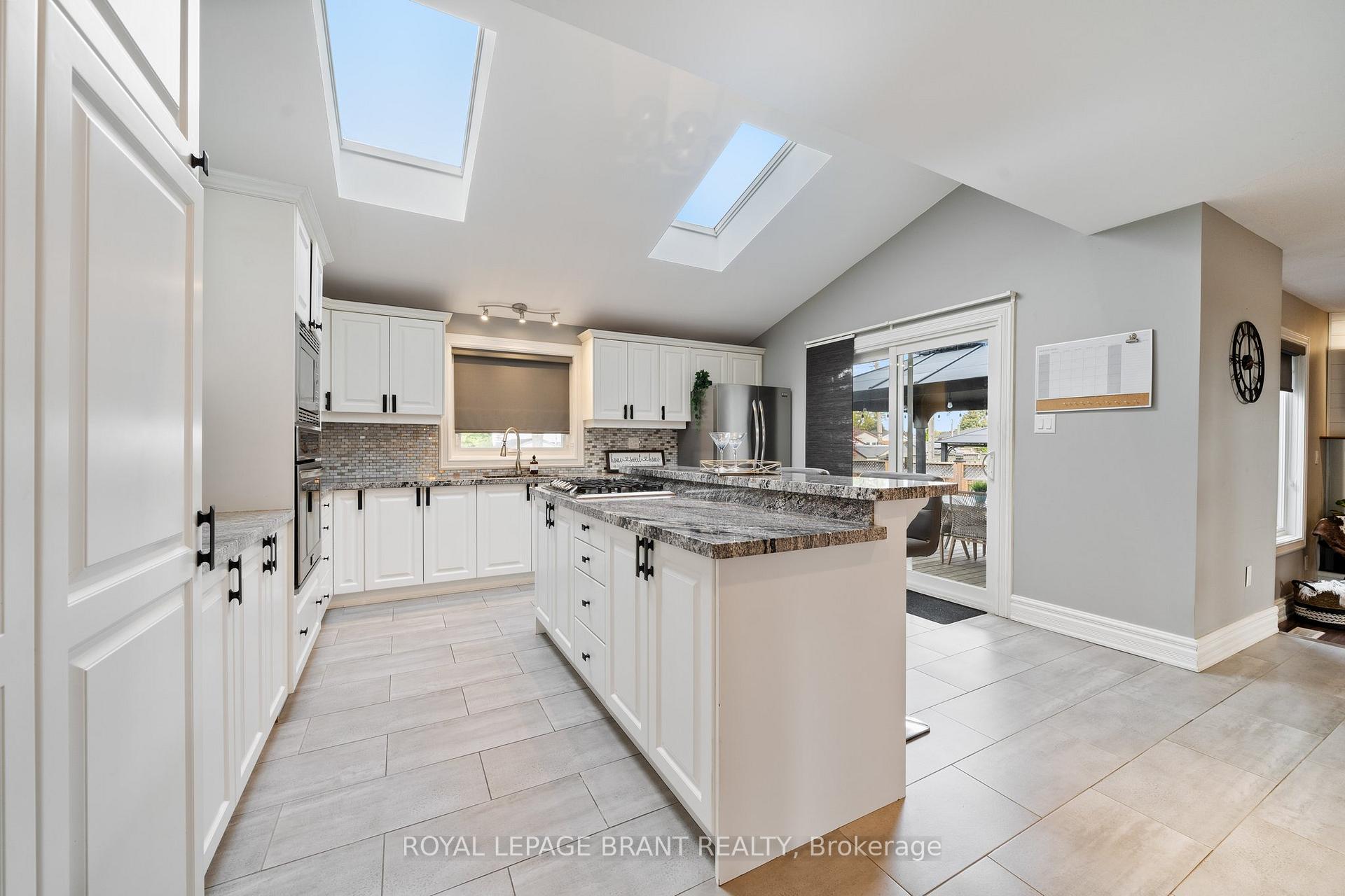 Photo 20 of 110 Fieldway Drive, Hamilton, Bruleville — HOMEH
