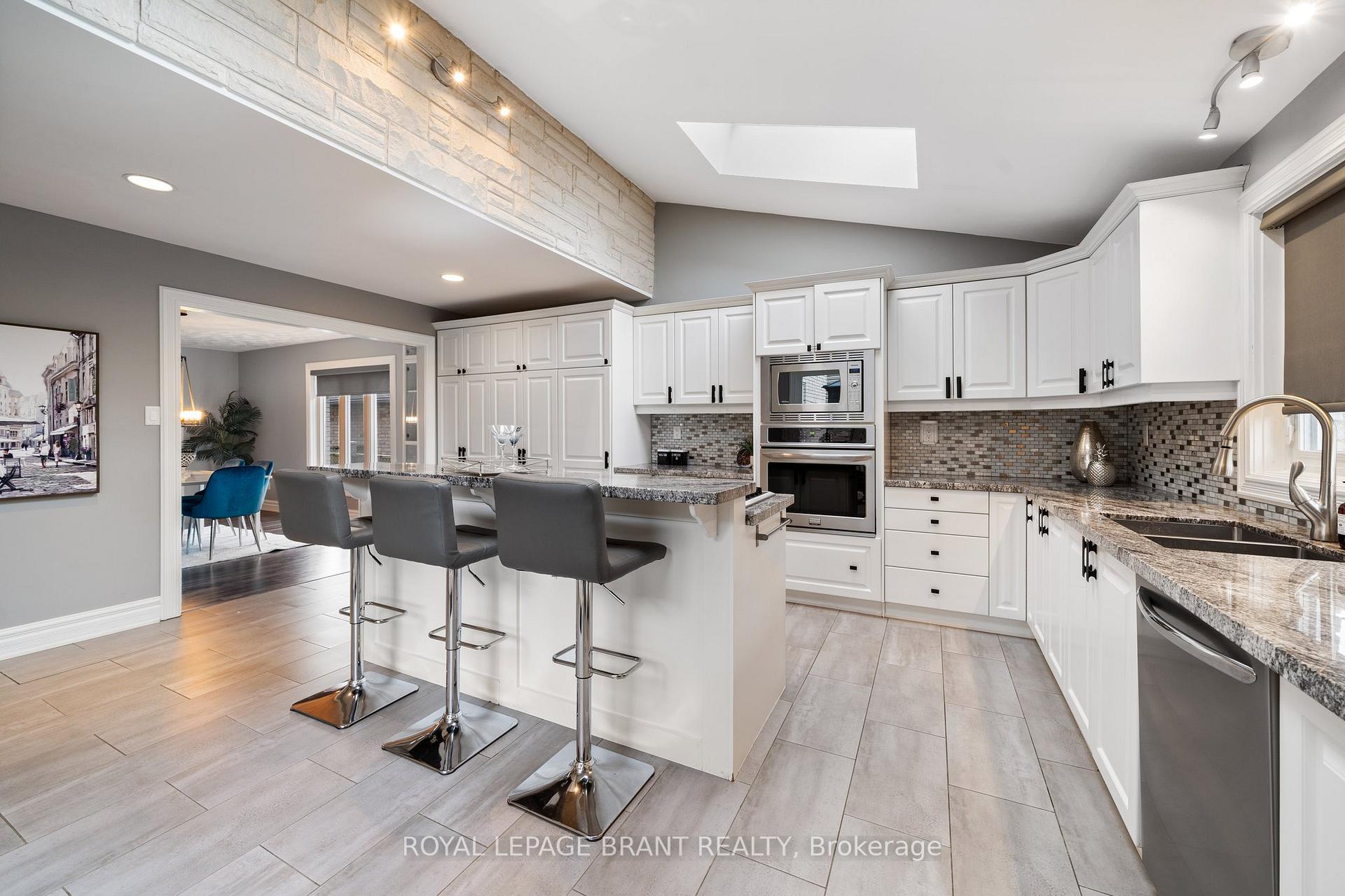 Photo 22 of 110 Fieldway Drive, Hamilton, Bruleville — HOMEH
